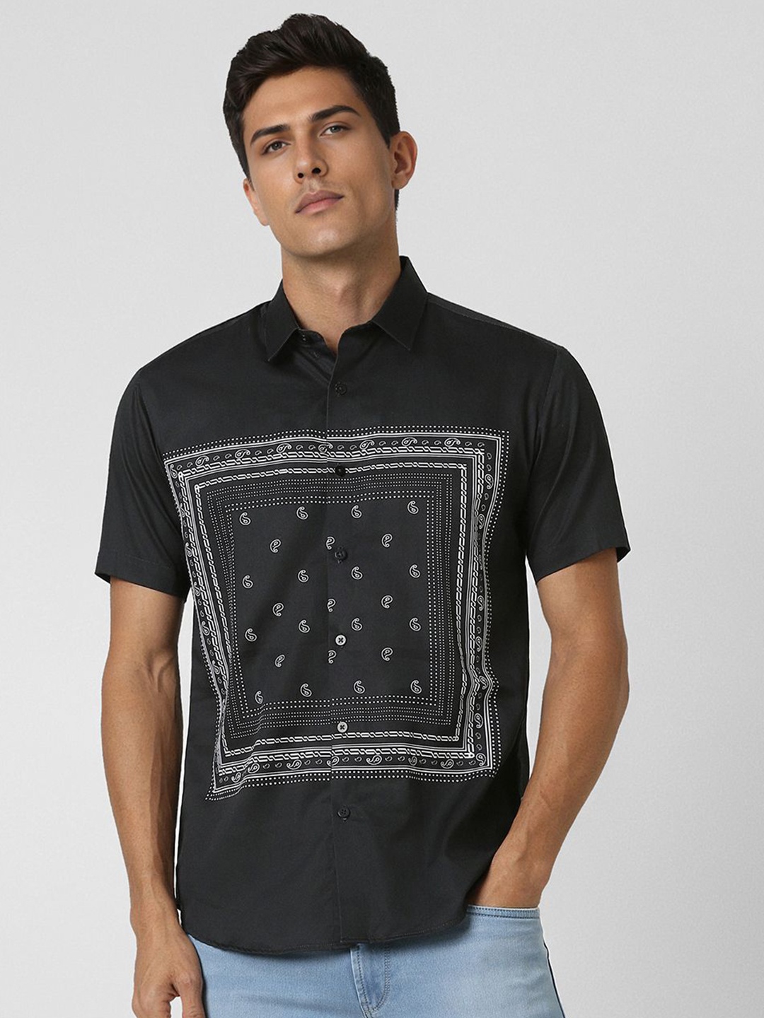 

V Dot Men Slim Fit Opaque Printed Party Shirt, Black