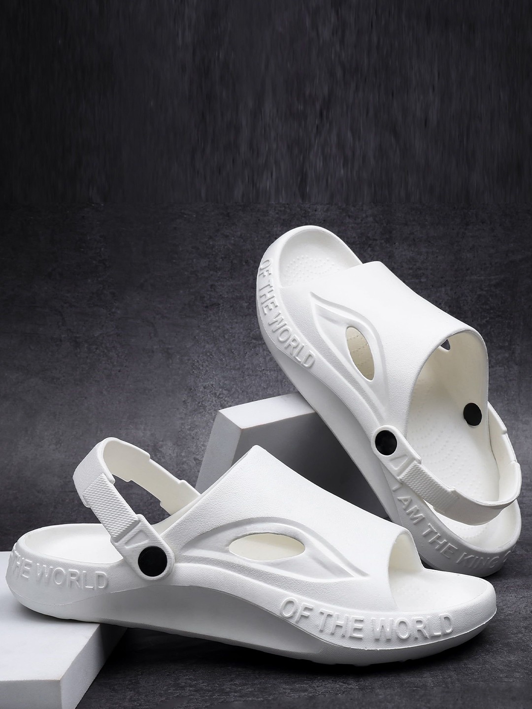 

TOE CANDY Men Rubber Clogs, White