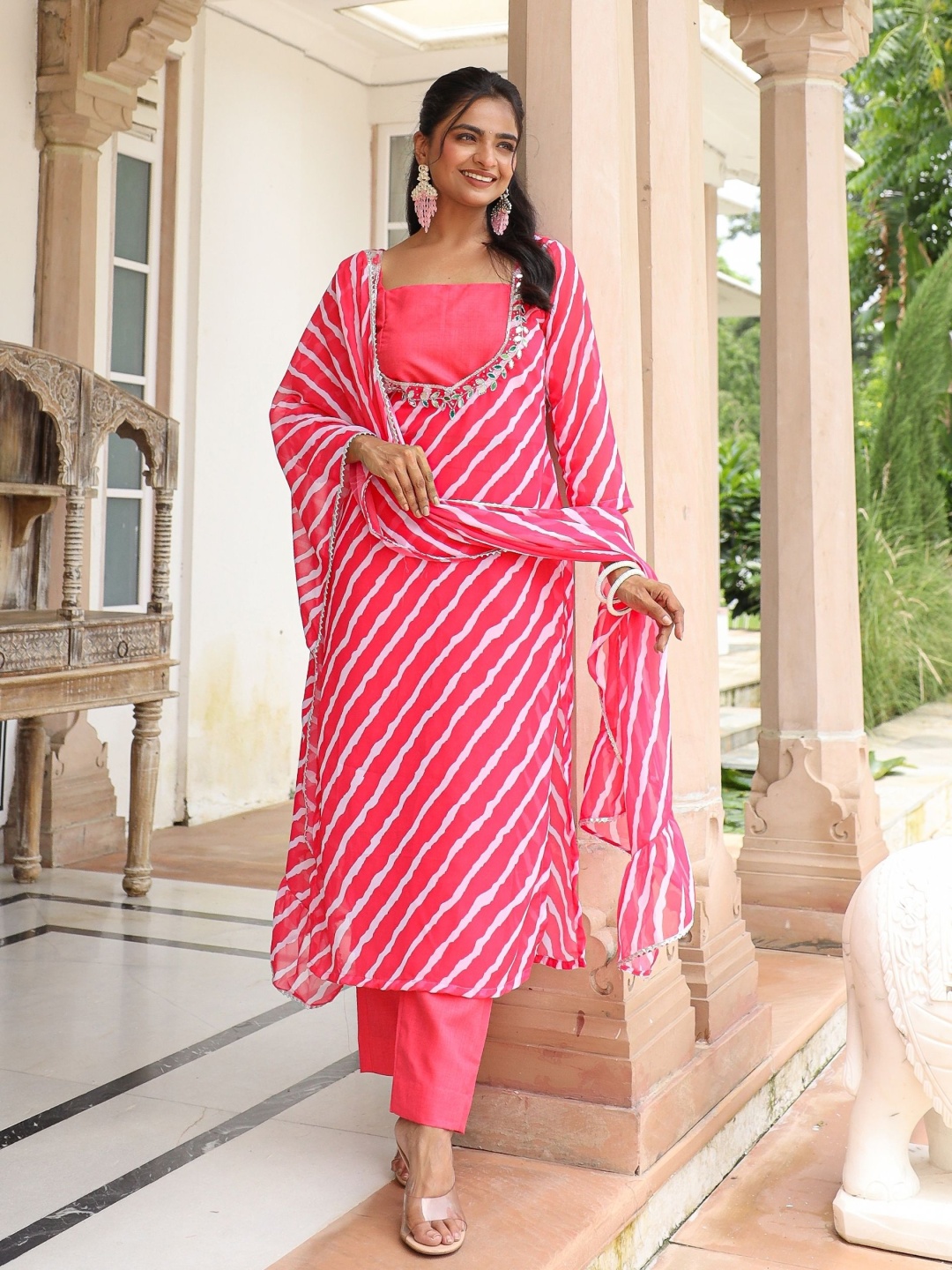 

ASHEERA Women Leheriya Printed Regular Gotta Patti Kurta with Trousers & With Dupatta, Pink