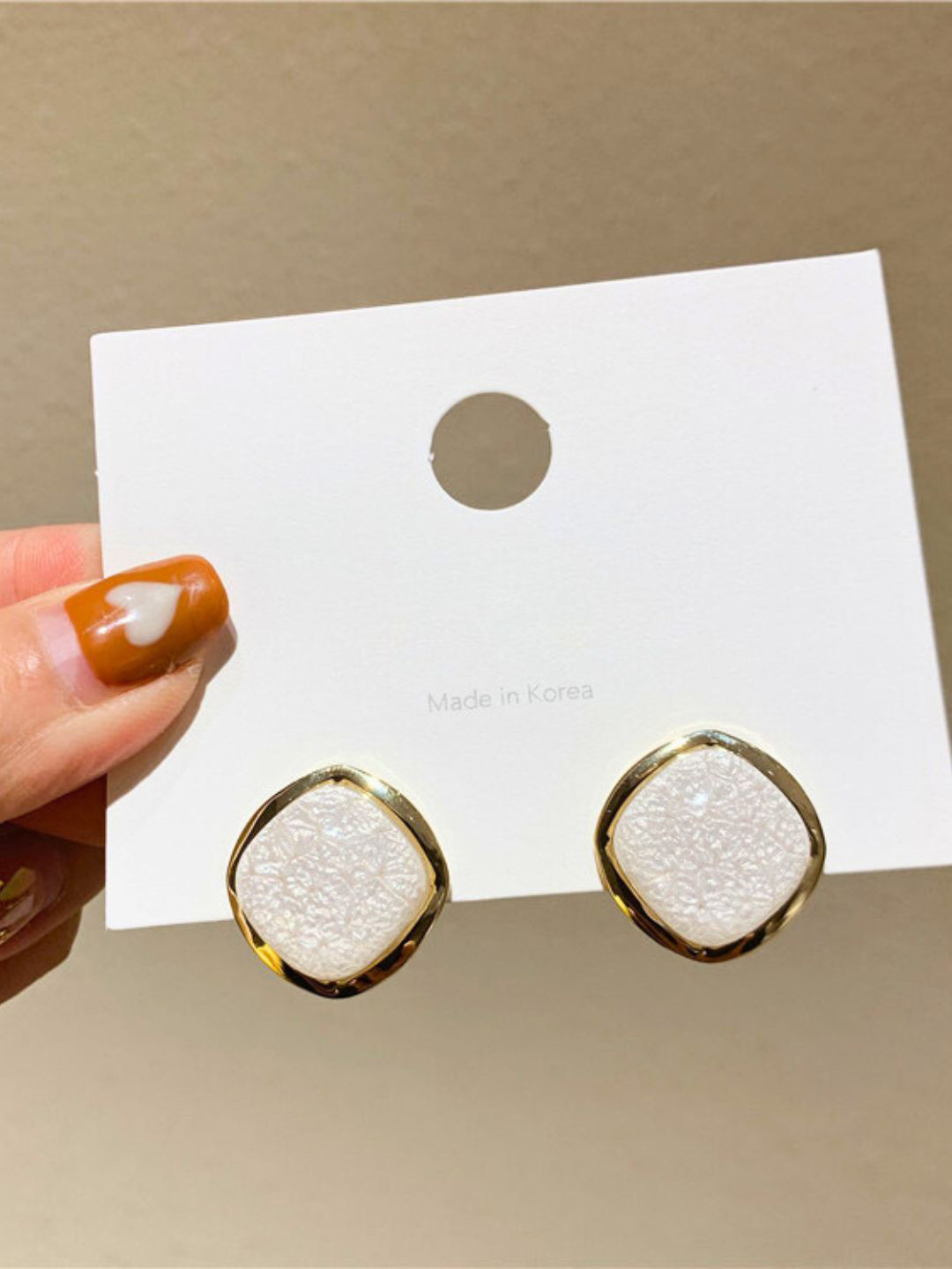 

DressBerry Gold-Plated Contemporary Studs Earrings, White