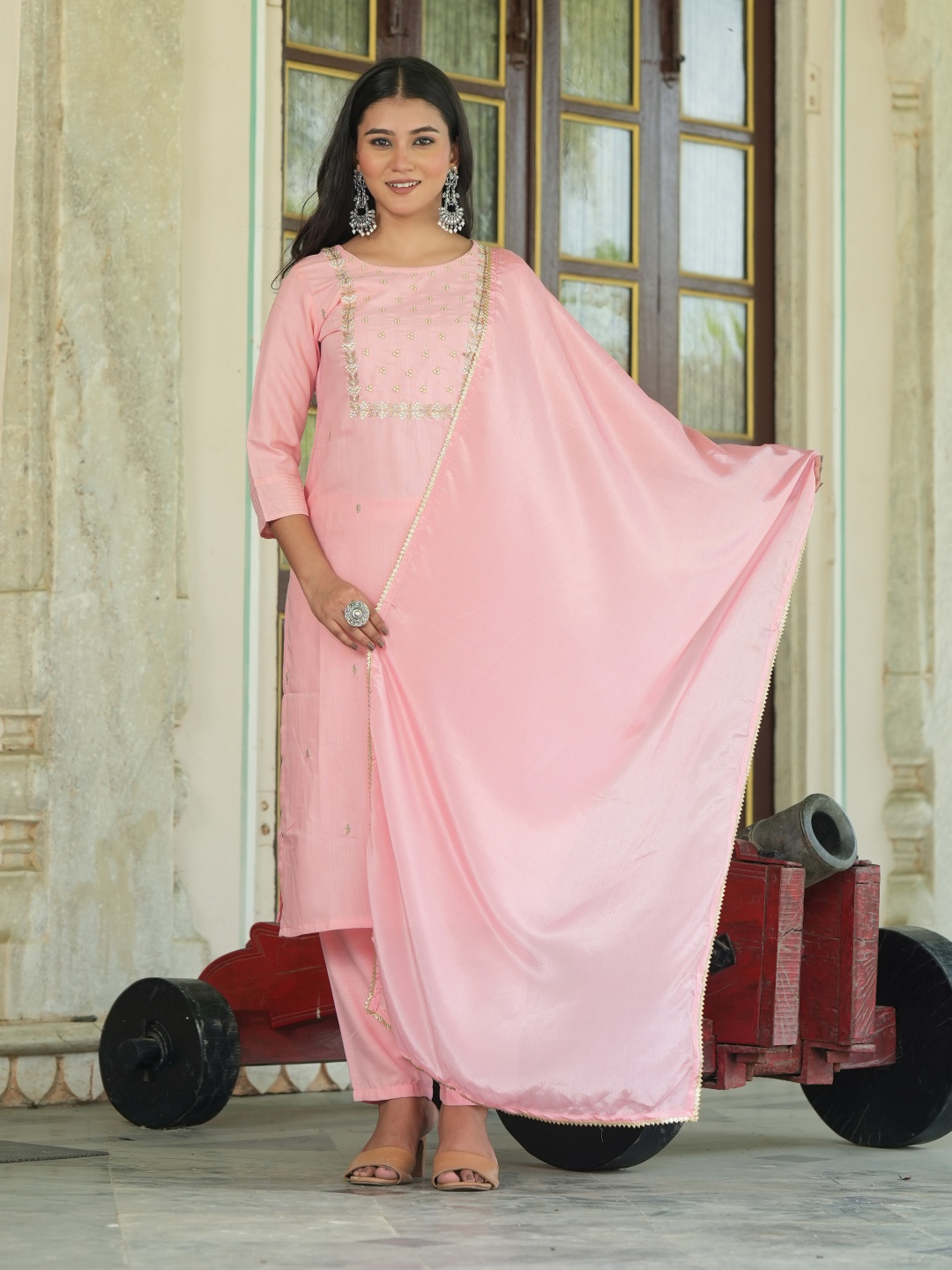 

Navlik Women Floral Embroidered Regular Kurta with Trousers & With Dupatta, Peach