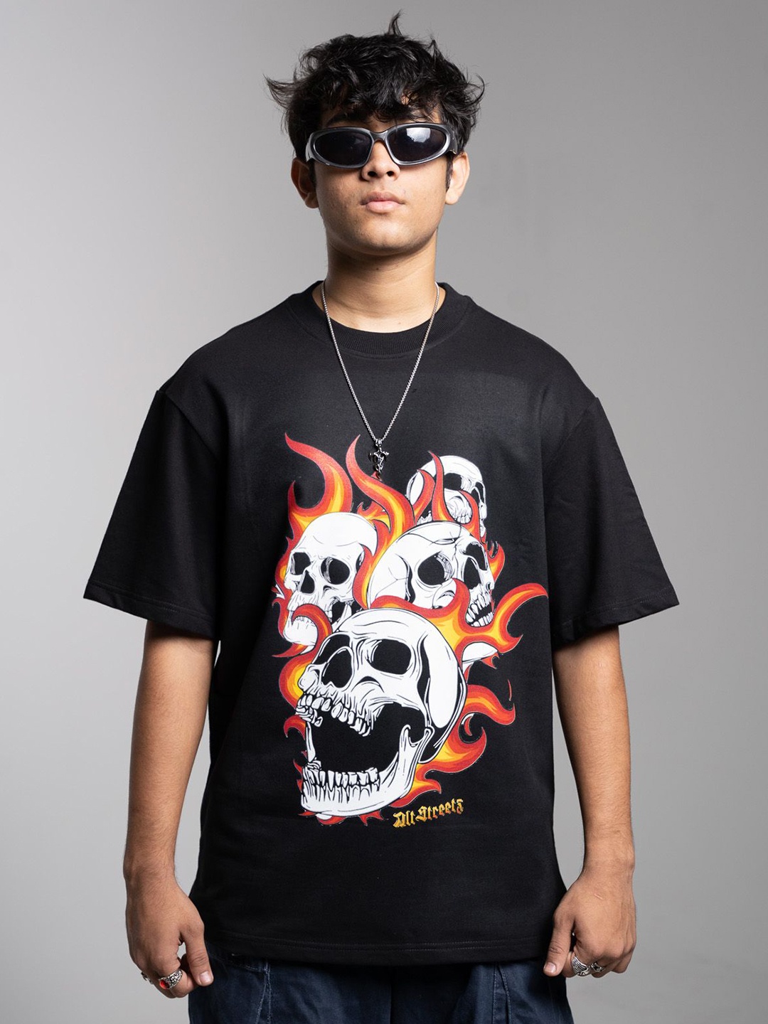 

Altstreetz Men Printed V-Neck T-shirt, Black