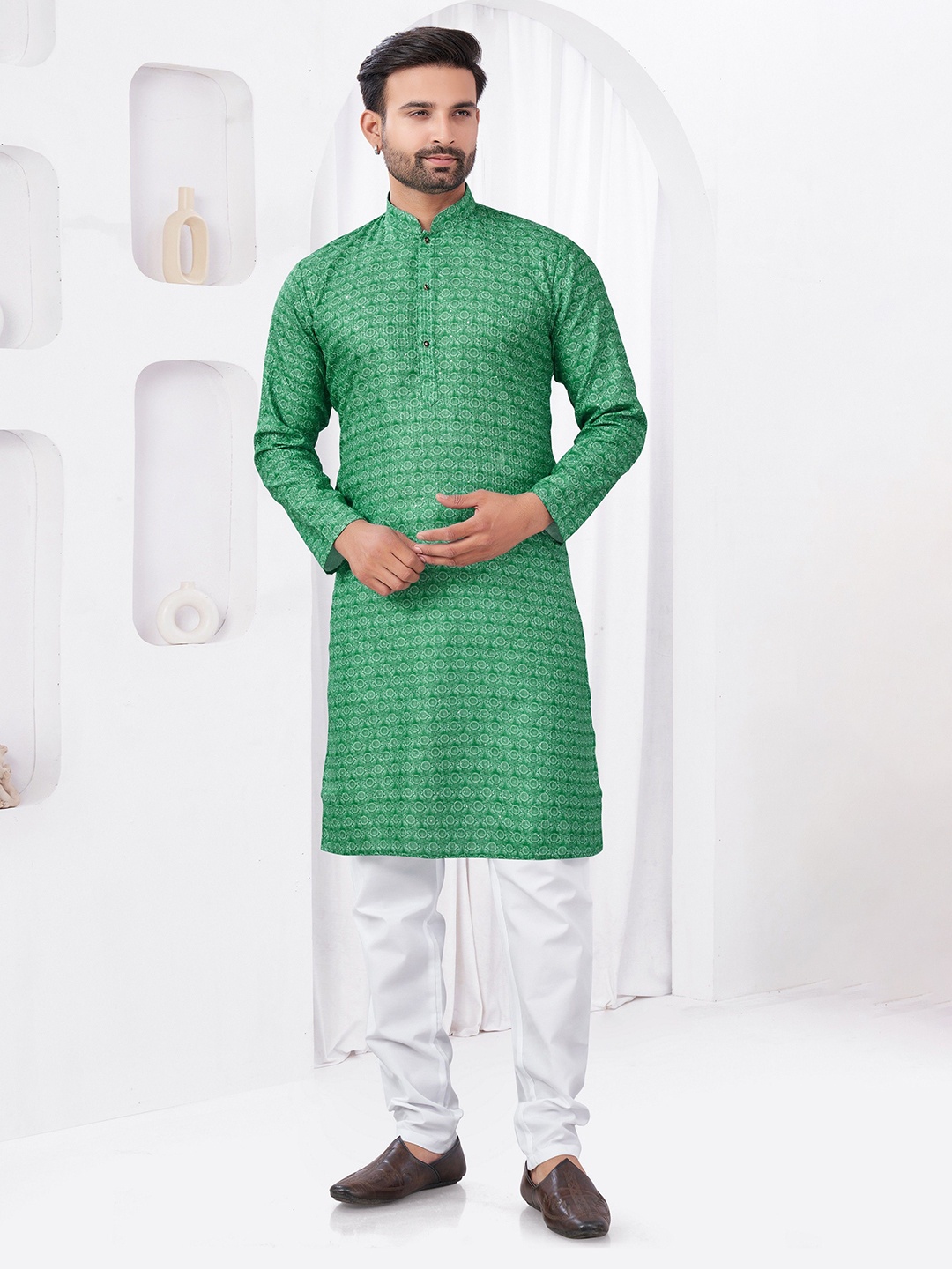 

OUTLUK Men Printed Regular Kurta with Pyjamas, Green