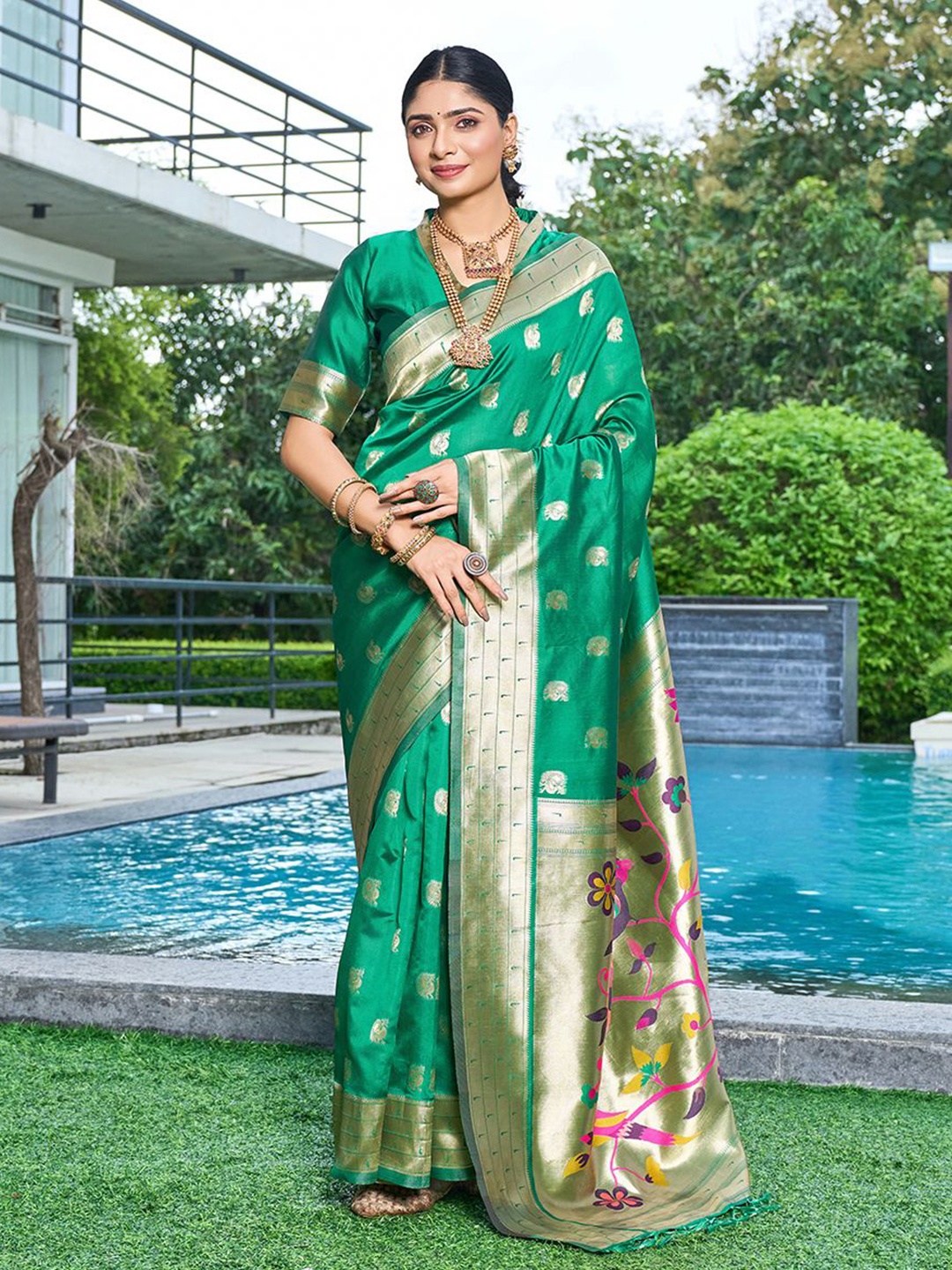 

GARIYA Woven Design Zari Paithani Saree, Green