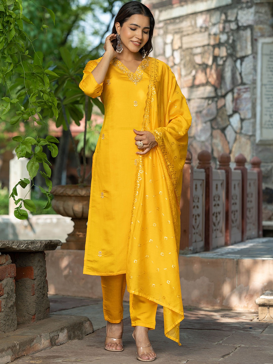 

Navlik Women Floral Embroidered Regular Thread Work Kurta with Trousers & With Dupatta, Mustard