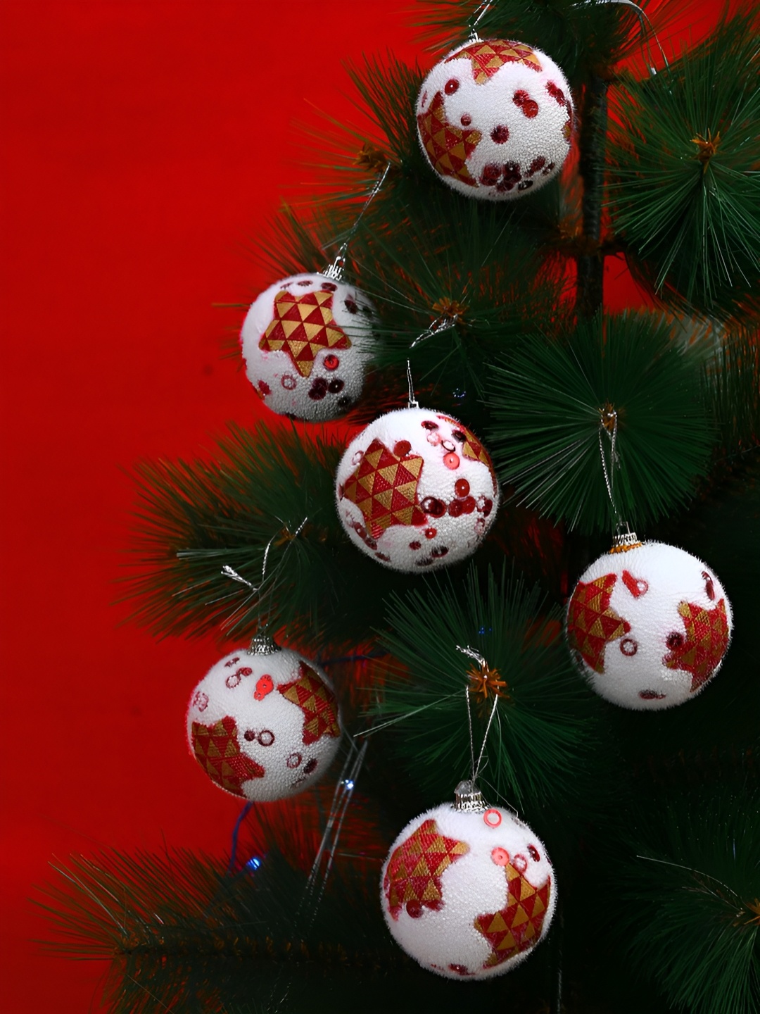 

TAYHAA 6-Pcs Orange-Colored & White Fuzzy Christmas Balls