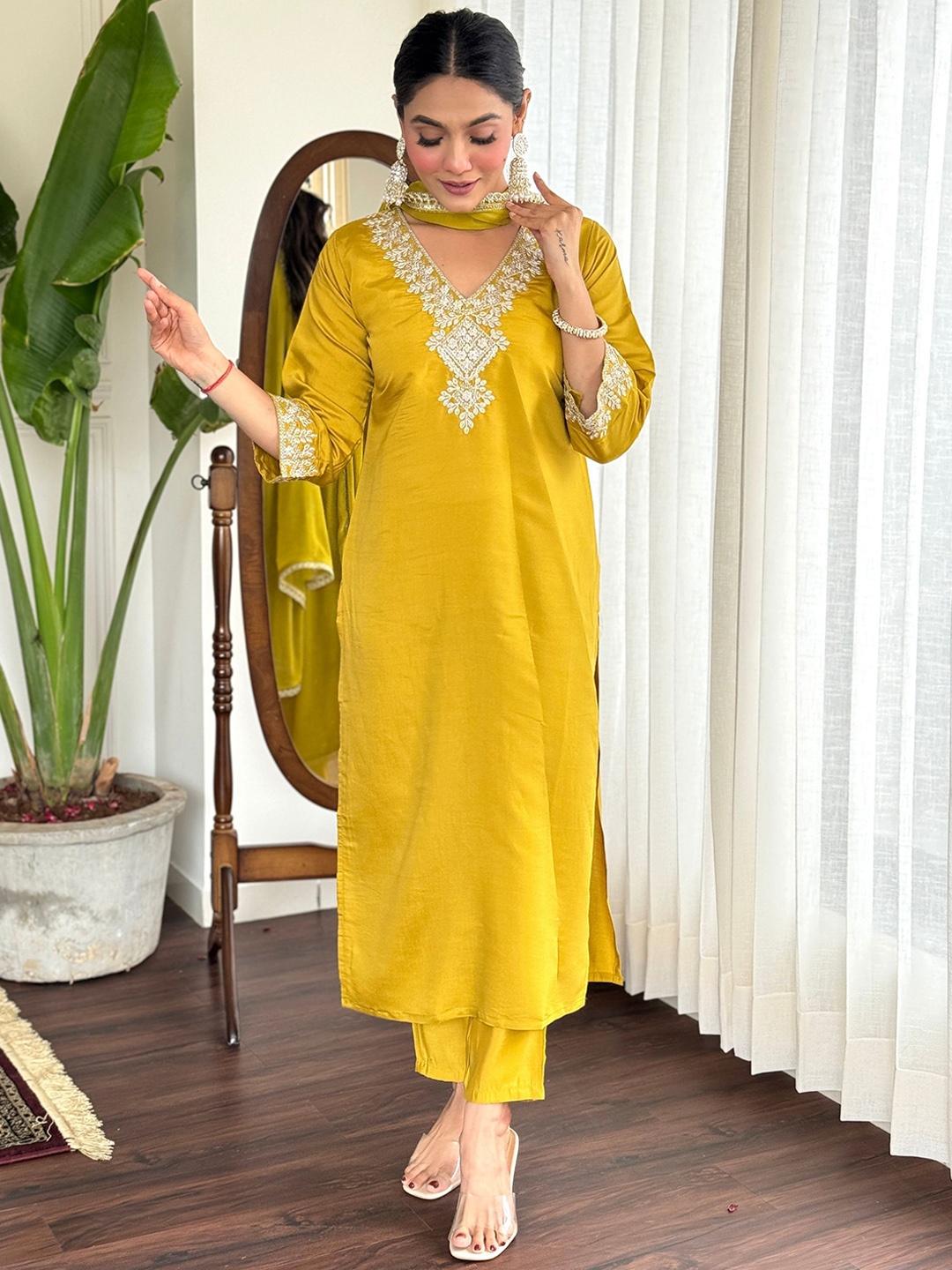 

BLACK SCISSOR Women Floral Embroidered Regular Chanderi Silk Kurta with Trousers & With Dupatta, Yellow