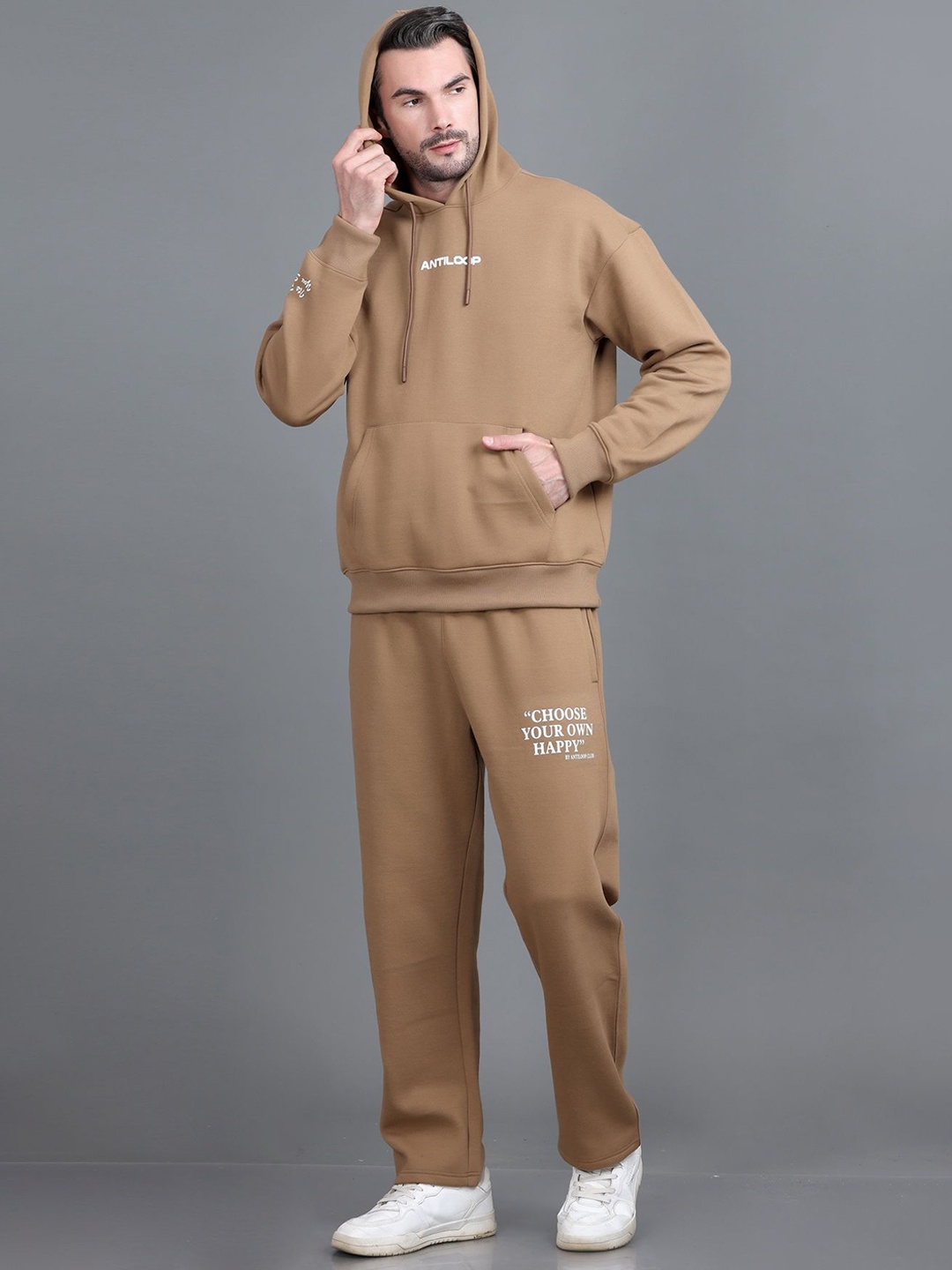 

Antiloop Men Printed Drop Shoulder Hooded Tracksuit, Brown