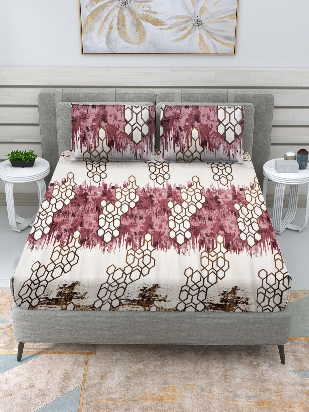

RRC White & Purple Geometric 300 TC Queen Bedsheet with 2 Pillow Covers