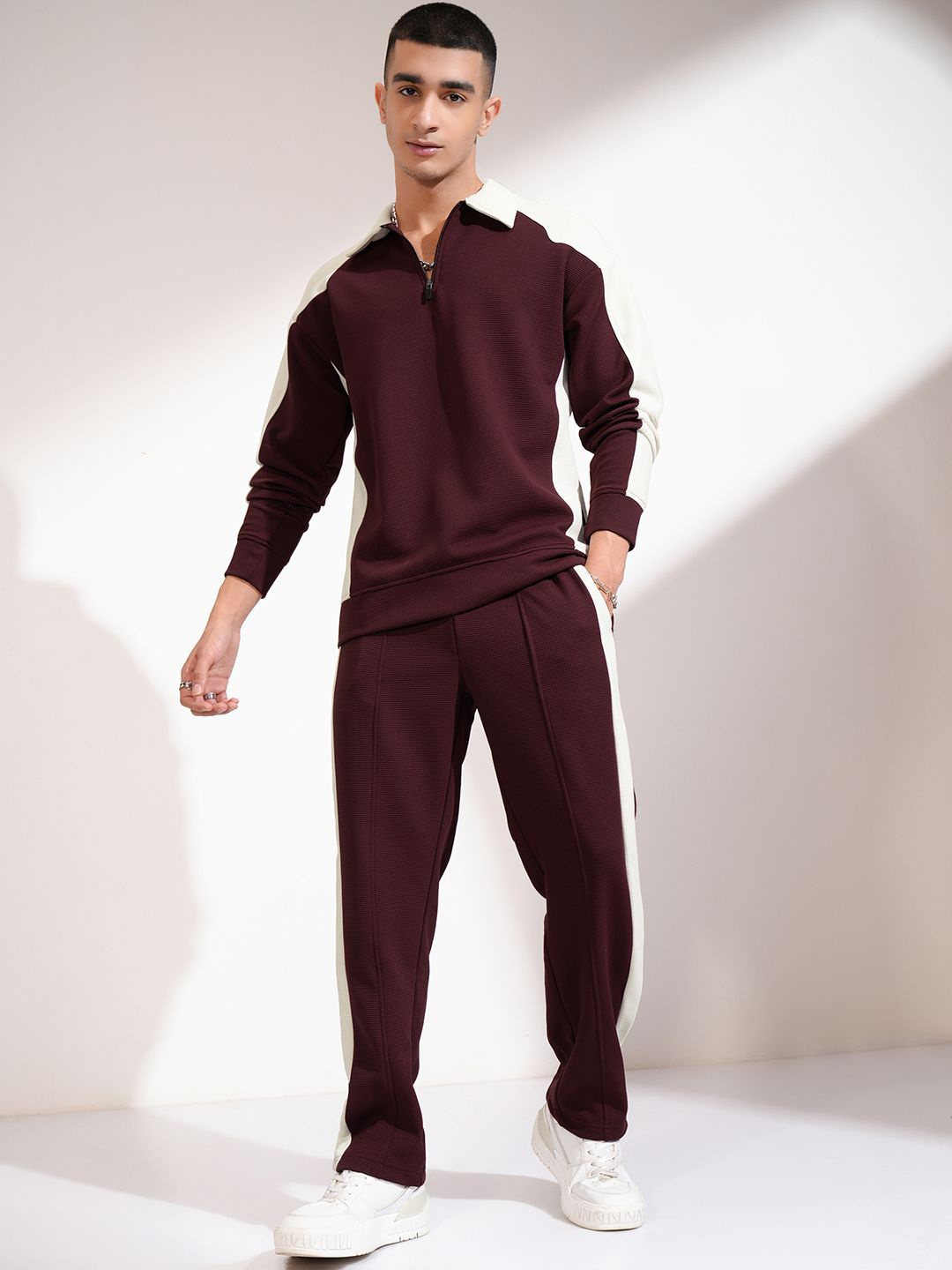 

HIGHLANDER Self Design Polo Collar Long Sleeves Sweatshirt With Trouser, Maroon