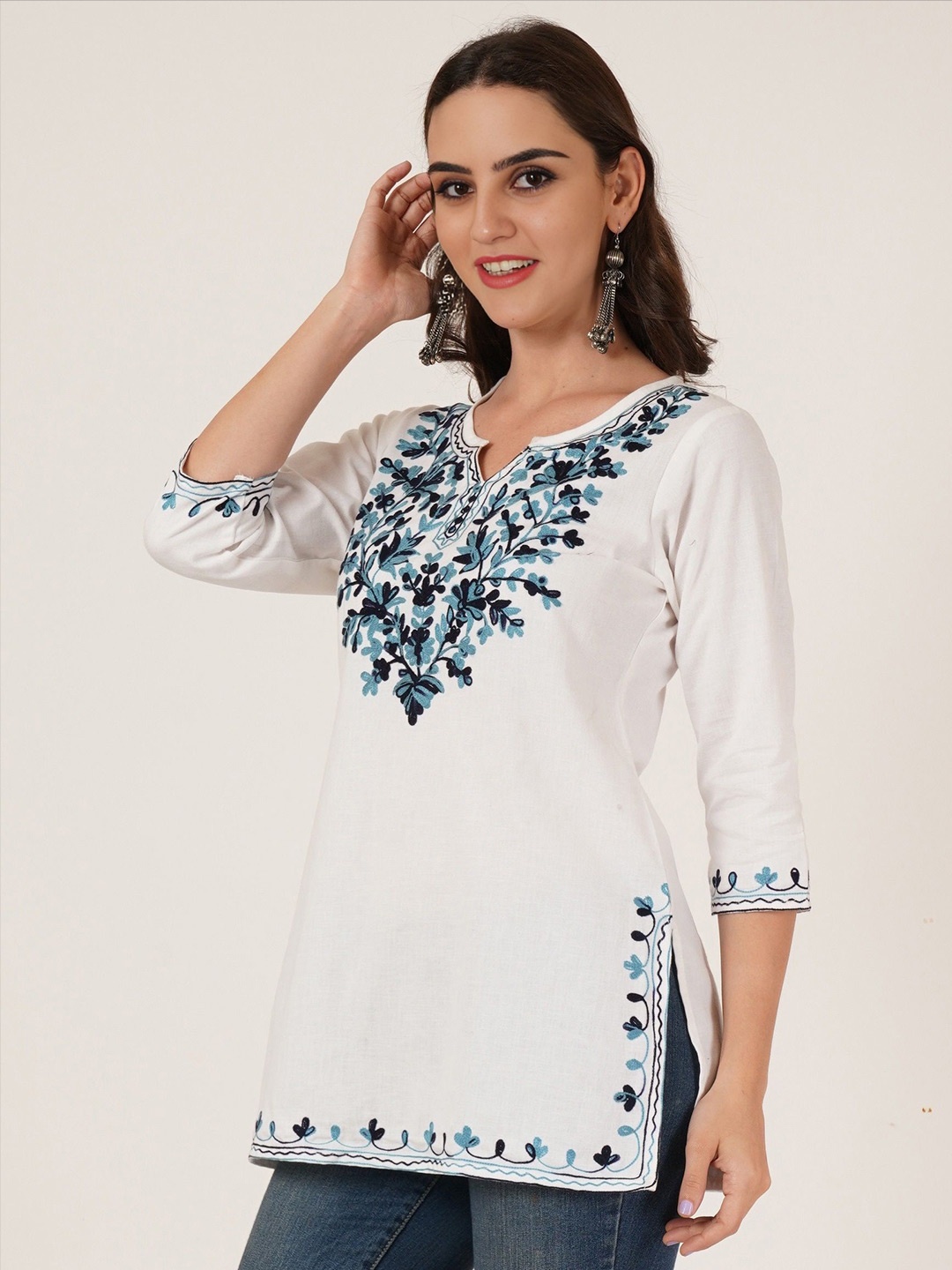 

Brownverse Women Thread Work Embroidered Pure Cotton Kurti, White