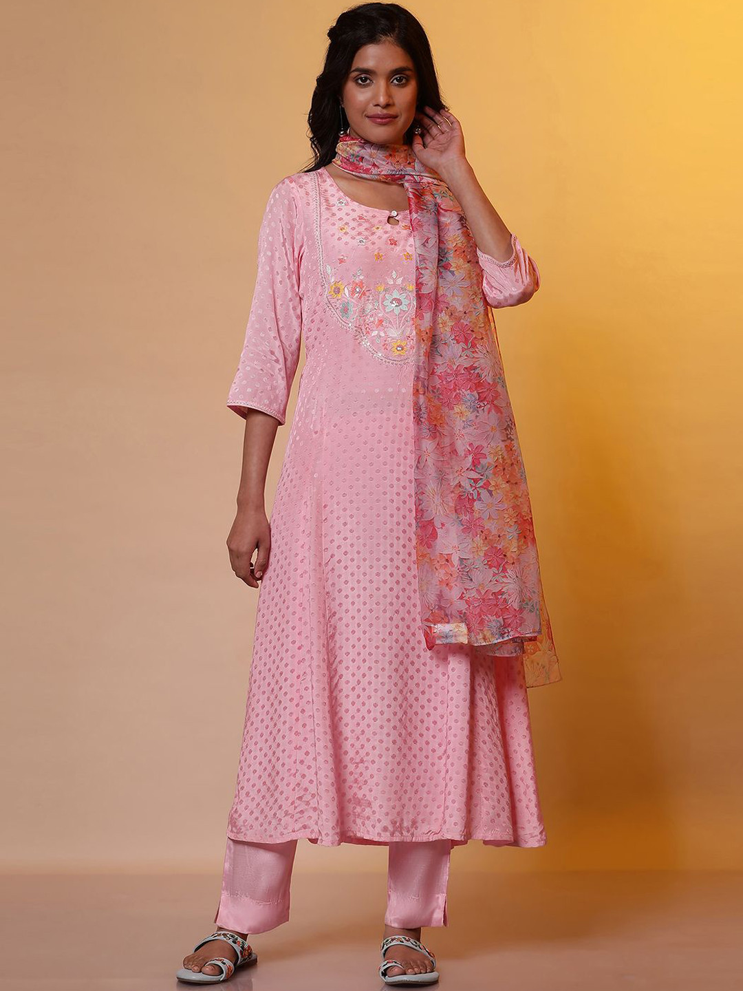 

AURELIA Women Floral Printed Regular Thread Work Kurta with Trousers & With Dupatta, Pink