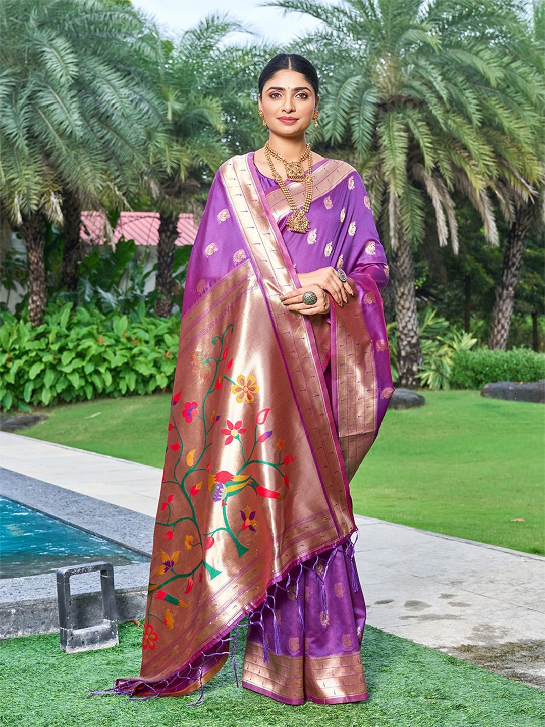 

GARIYA Woven Design Zari Paithani Saree, Purple