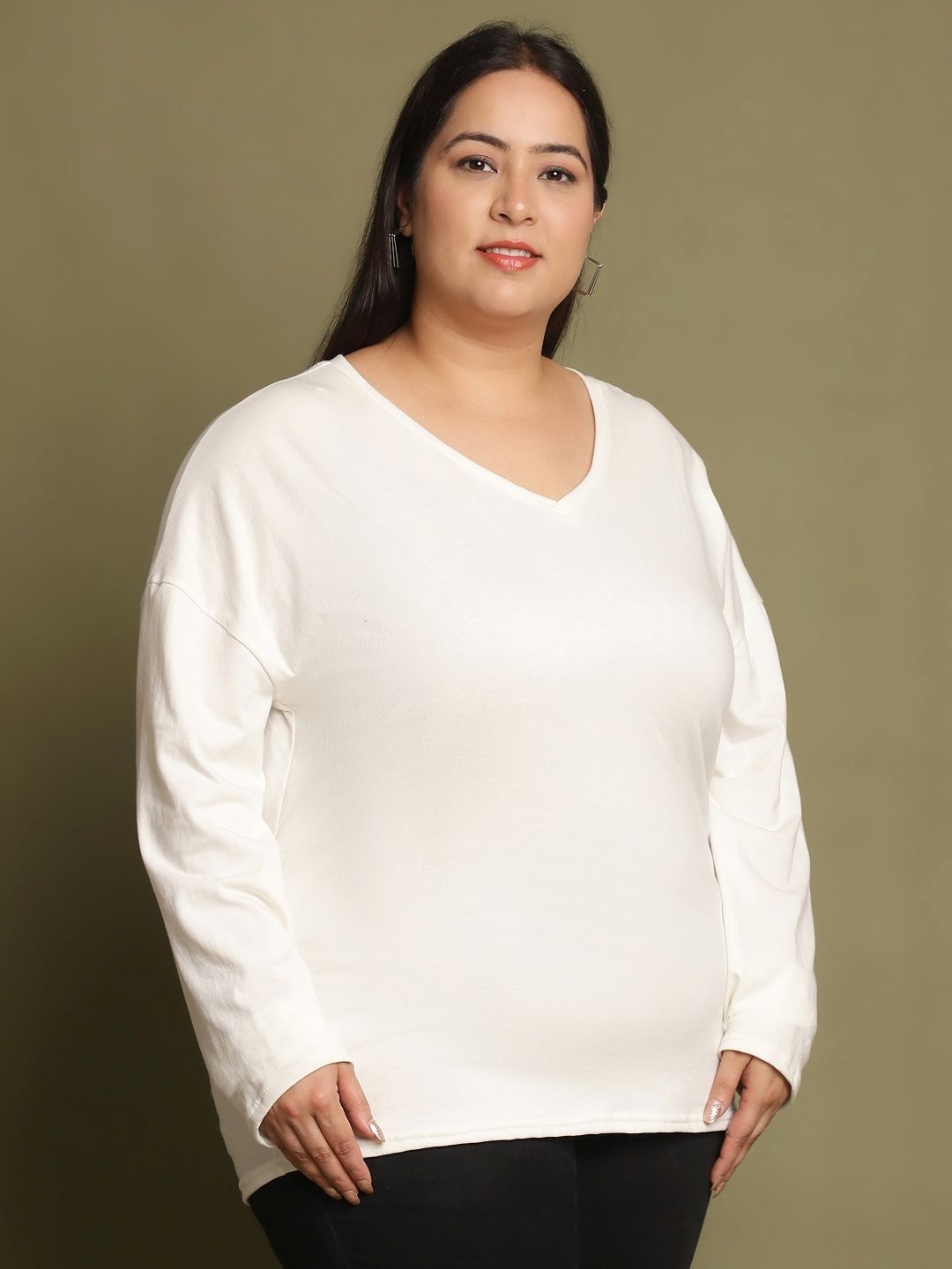 

UnaOne Women V-Neck Drop-Shoulder Sleeves Applique T-shirt, Off white
