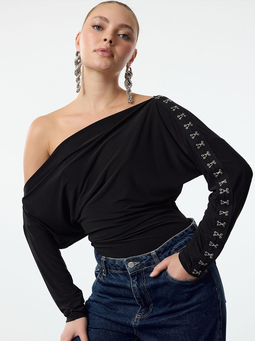 

Trendyol Women One Shoulder Bardot Top, Black