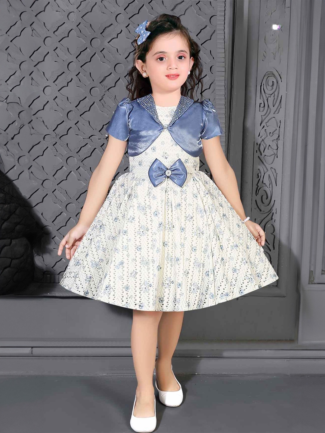 

Lagorii Girls Floral Printed Fit & Flare Knee Length Dress, Blue