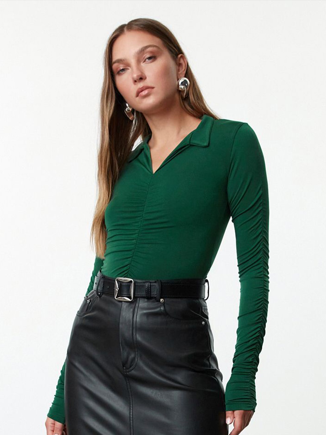 

Trendyol Women V-Neck Long Sleeves Fitted Top, Green