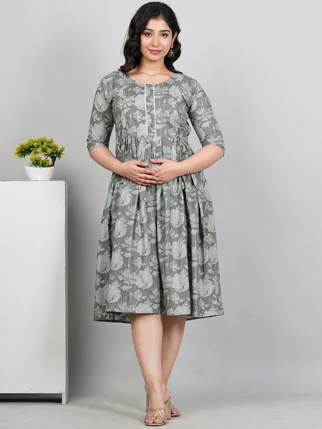 

HETSA Women Floral Printed Mirror Work Floral Maternity Anarkali Kurta, Green