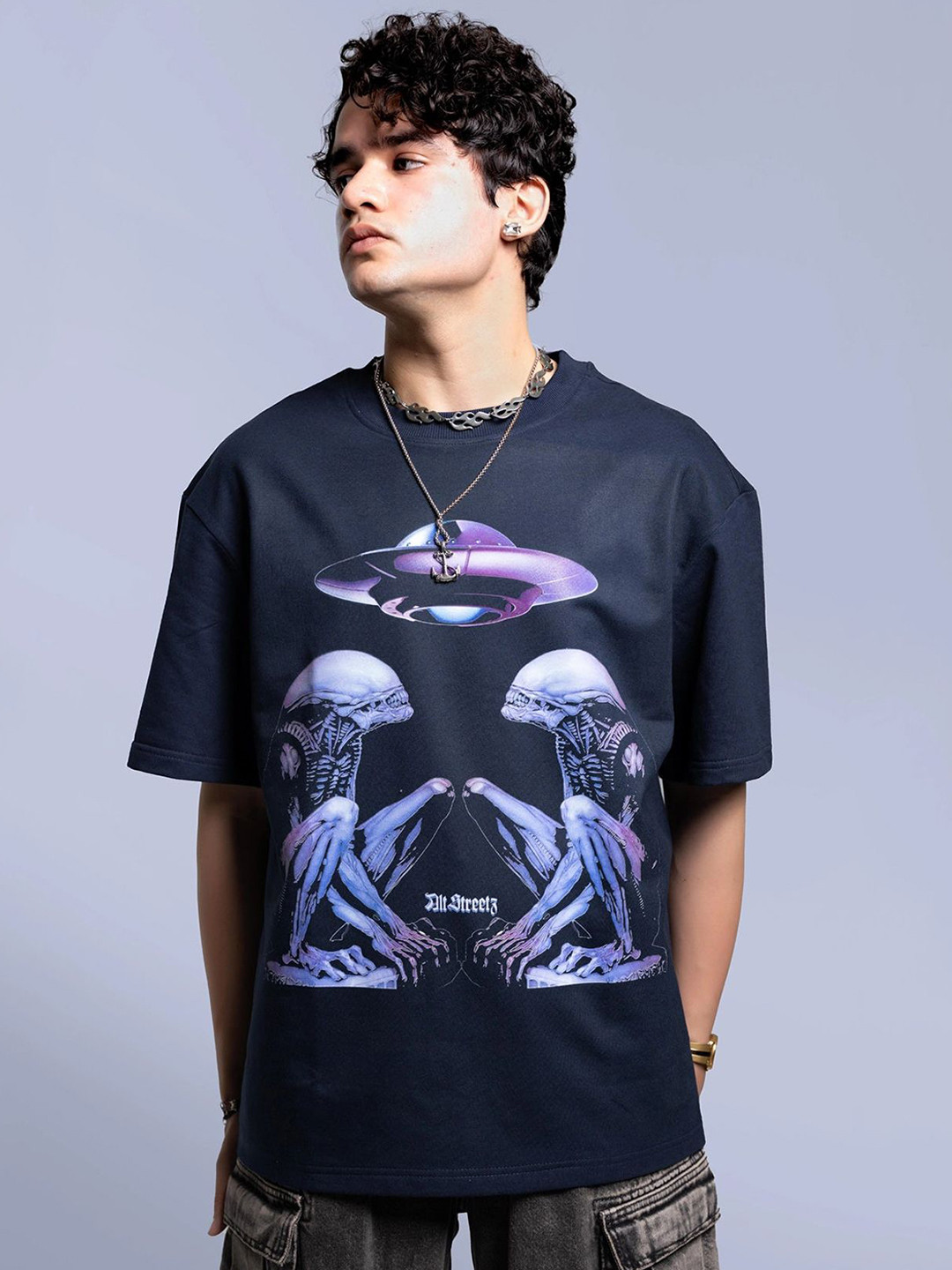 

Altstreetz Men Printed V-Neck T-shirt, Navy blue