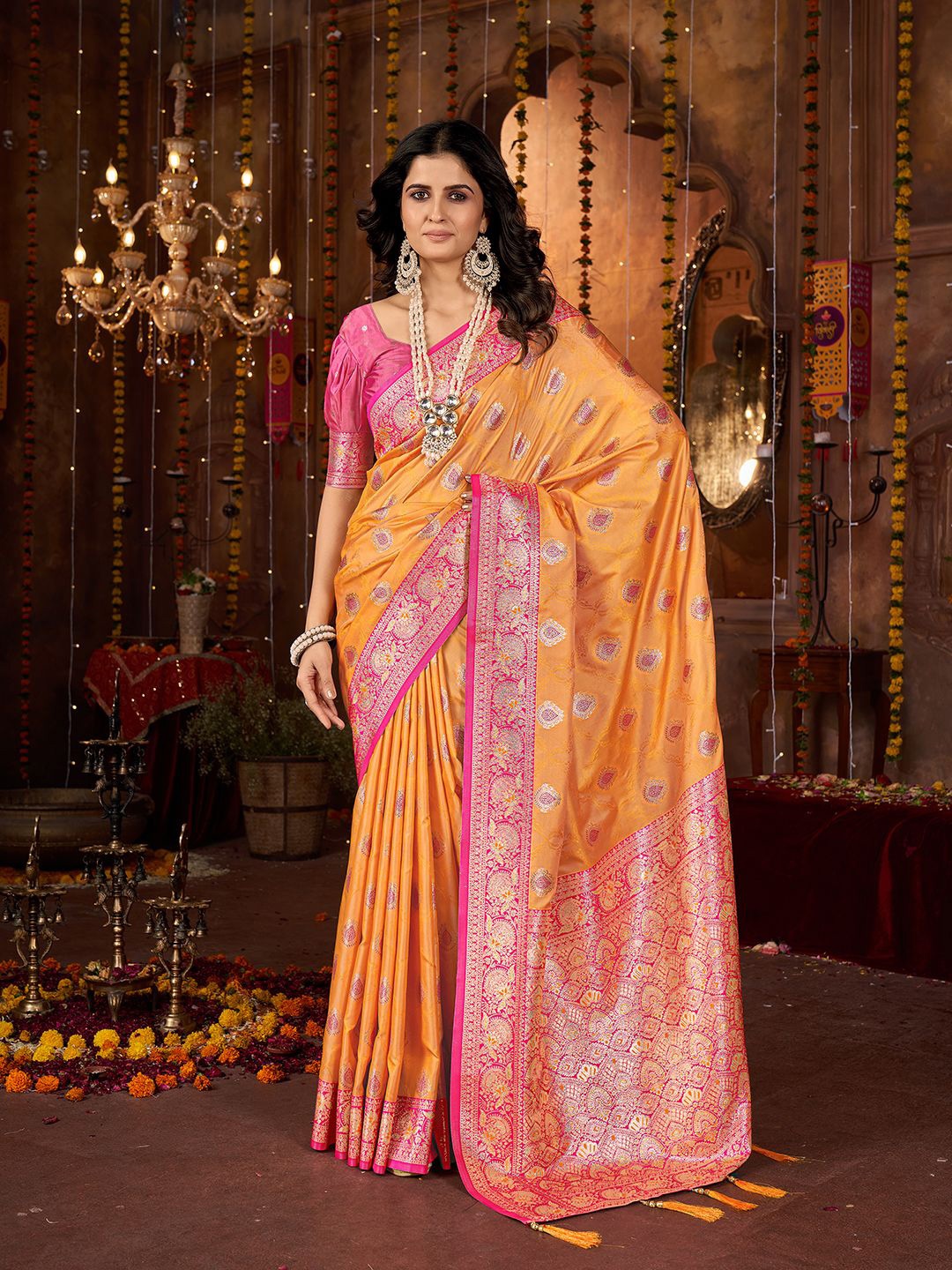 

Mehrang Woven Design Zari Banarasi Saree, Pink