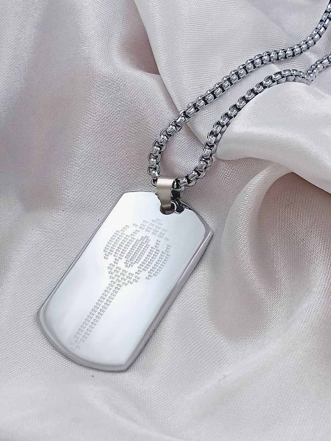 

Saizen Silver-Plated Square Pendants with Chains