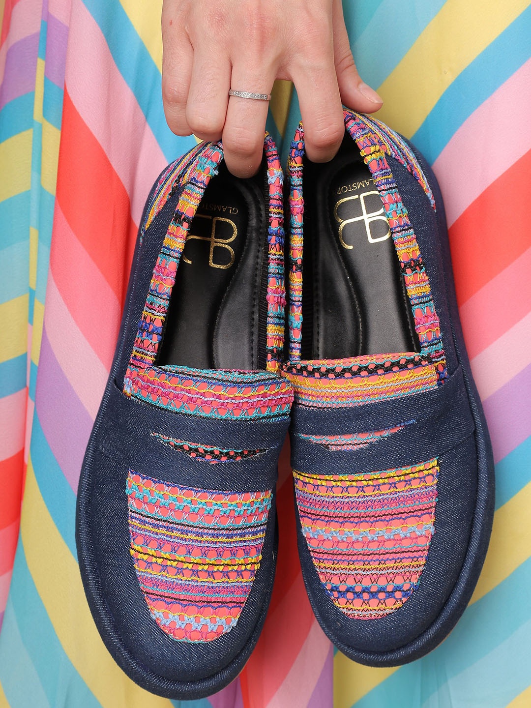 

GLAM STORY Women Patakha Guddi Lightweight PU Loafers, Blue