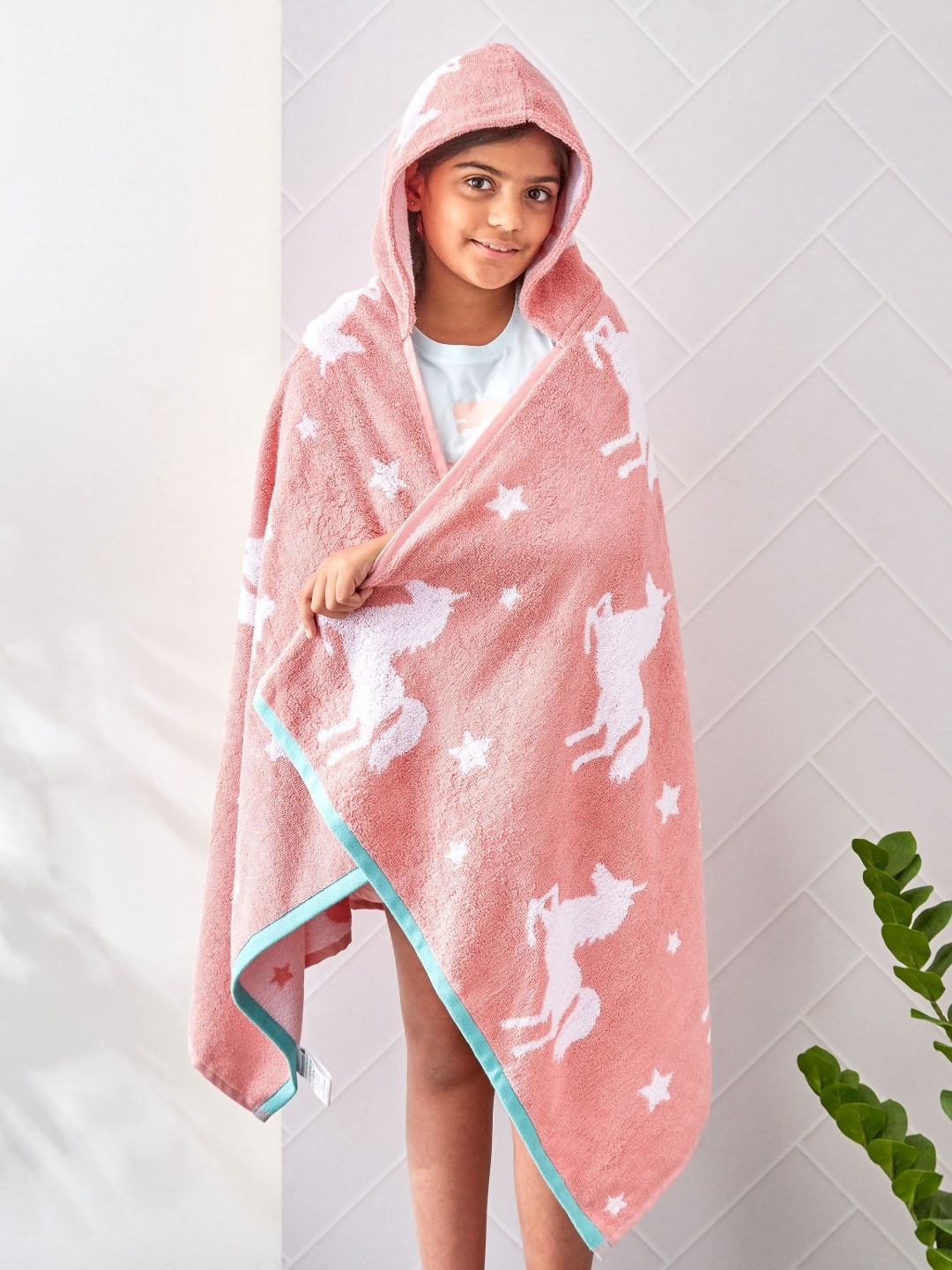 

Home Centre Slate Kids Pink & White Conversational Hooded Cotton 150 GSM Bath Towel