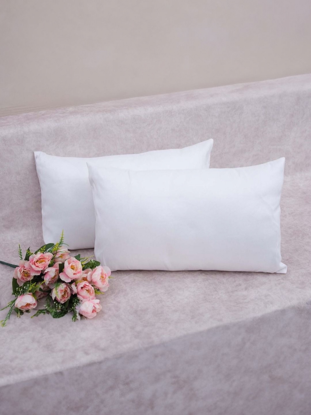 

RoyalDeco White Set of 2 Rectangle Cushion Covers