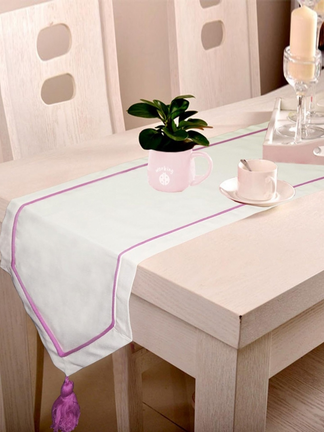 

Lushomes White & Purple Rectangular Table Runner
