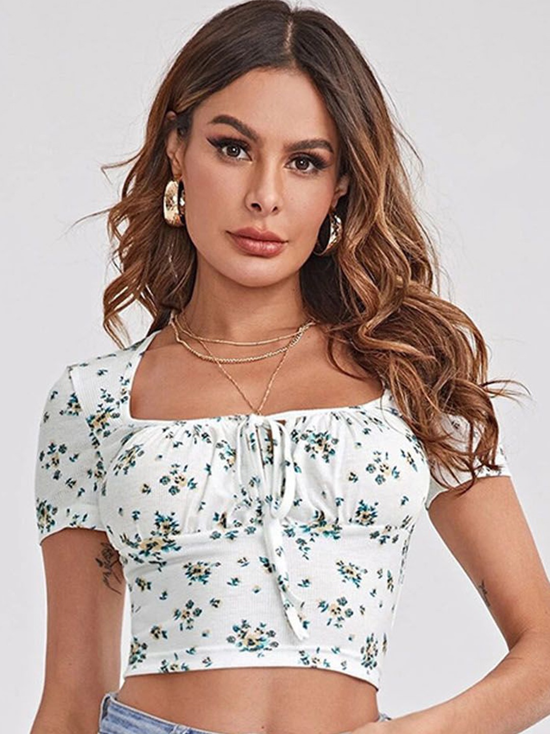 

StyleCast Women Floral Print Square Neck Crop Top, White