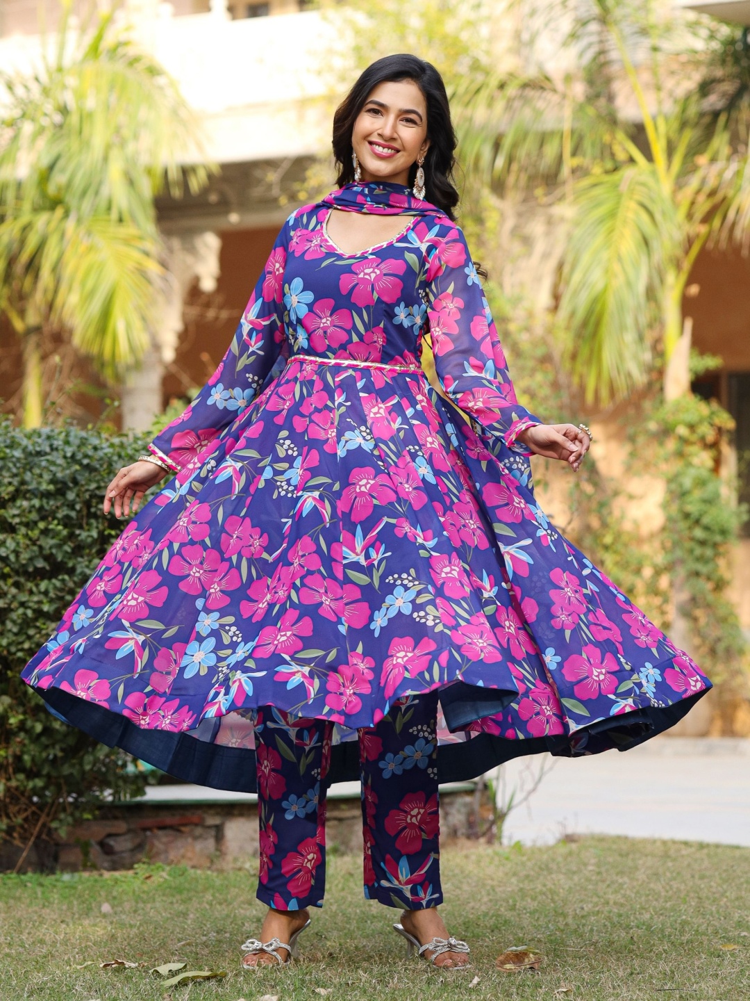 

ASHEERA Women Floral Printed Empire Gotta Patti Kurta with Trousers & With Dupatta, Blue