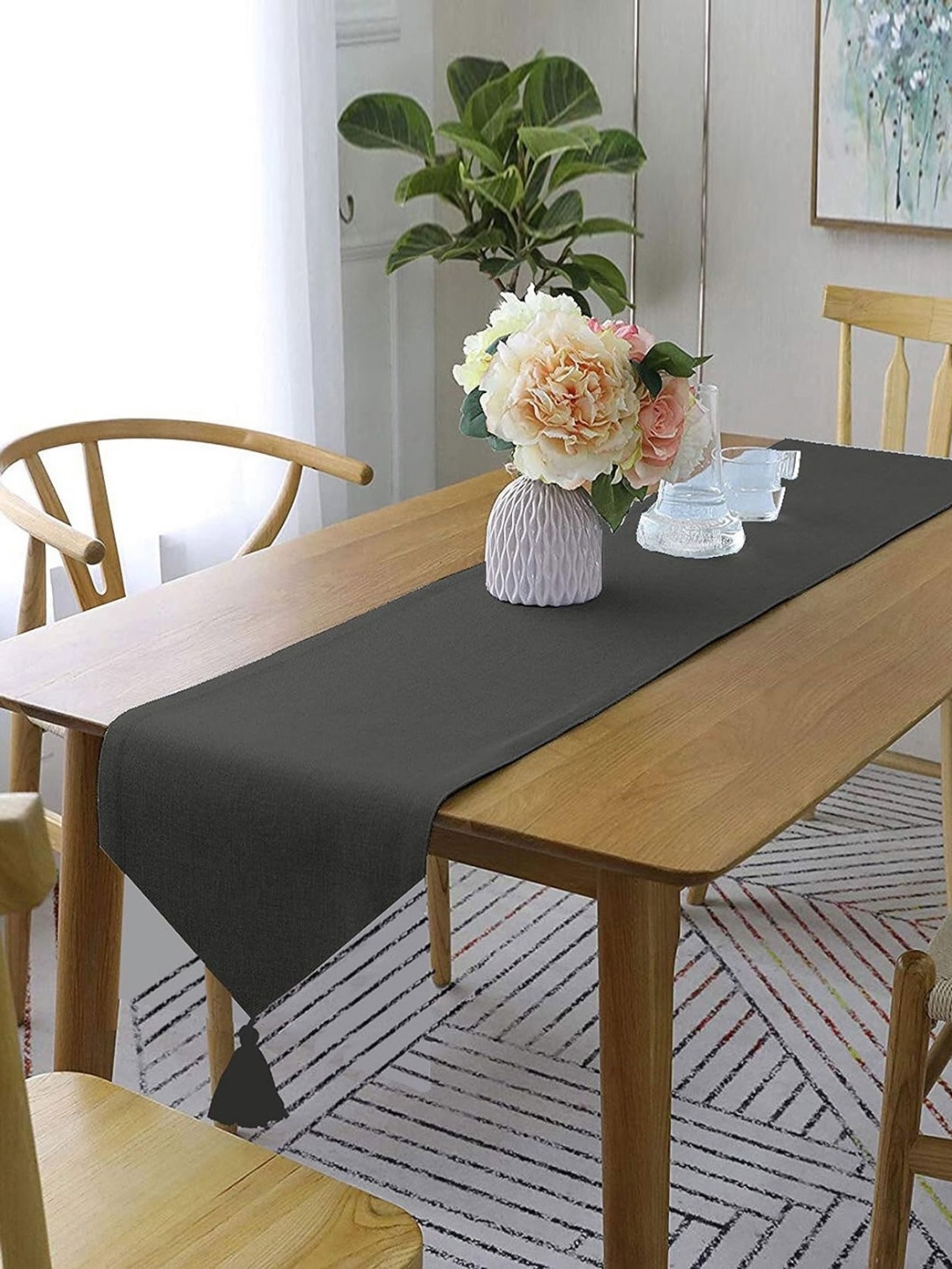 

Lushomes Grey Rectangular Table Runner