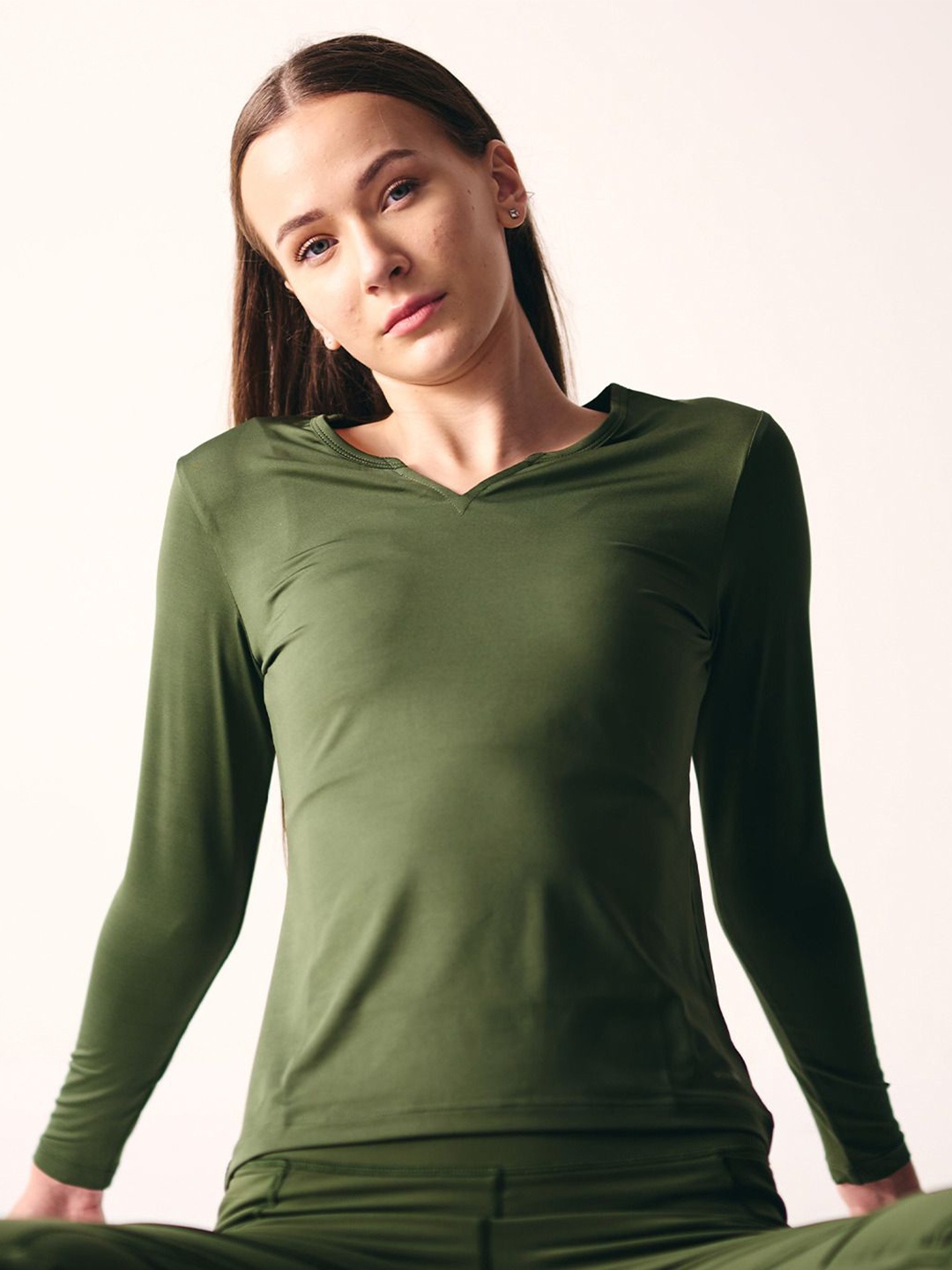 

WiseLife Women Round Neck Woven Top, Olive