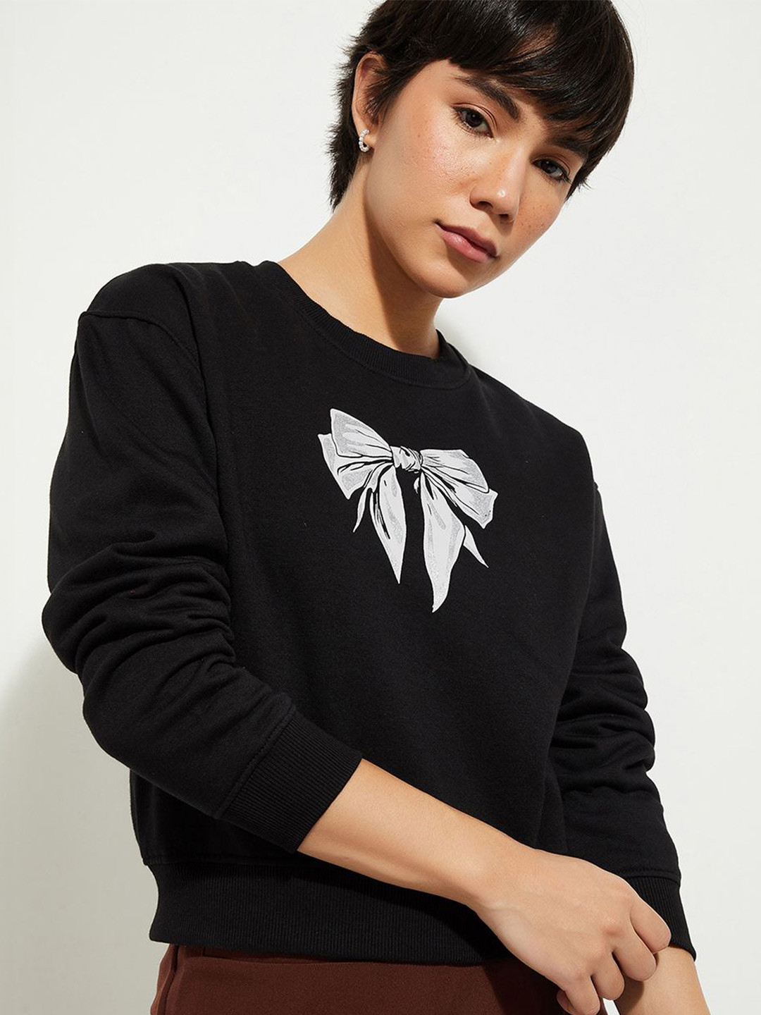 

MAX URB_N Women Bow Print Relaxed Fit Sweatshirt, Black