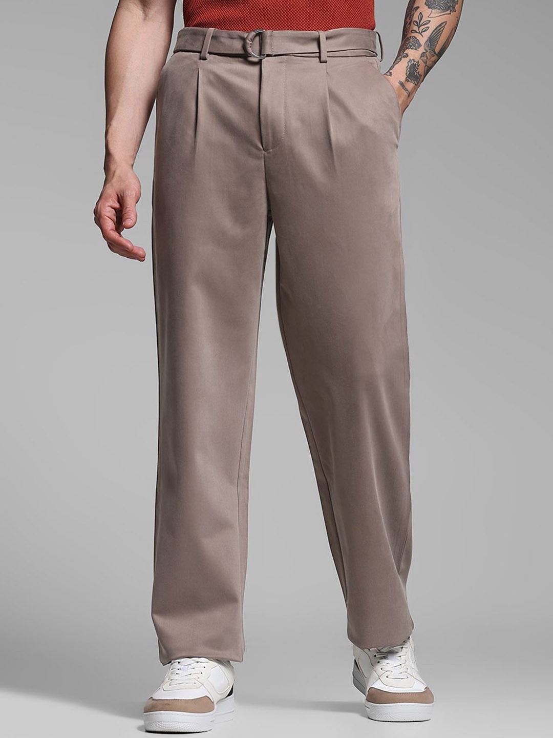 

Jack & Jones Men Loose Fit High-Rise Trousers, Brown