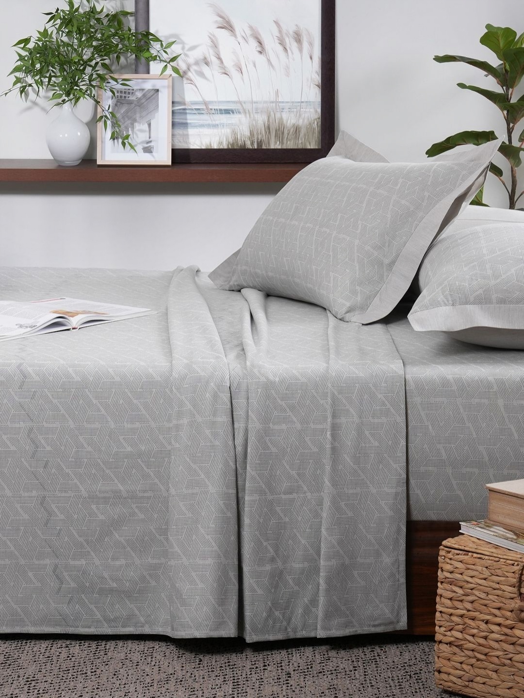

MASPAR Grey Geometric Printed 300 TC Cotton King Bedsheet Set 2.75 m x 2.75 m