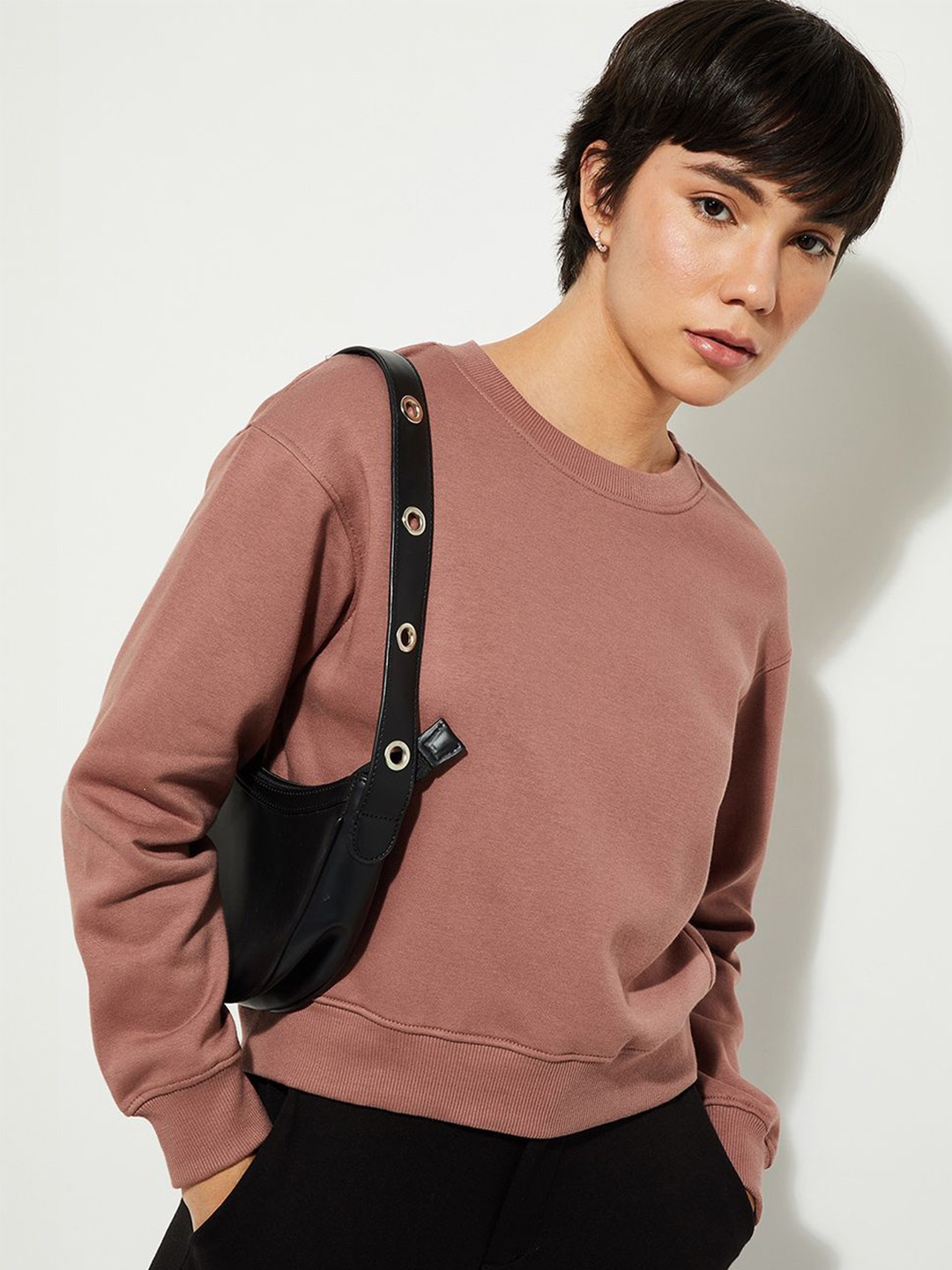 

MAX URB_N Women Solid Relaxed Fit Sweatshirt, Pink