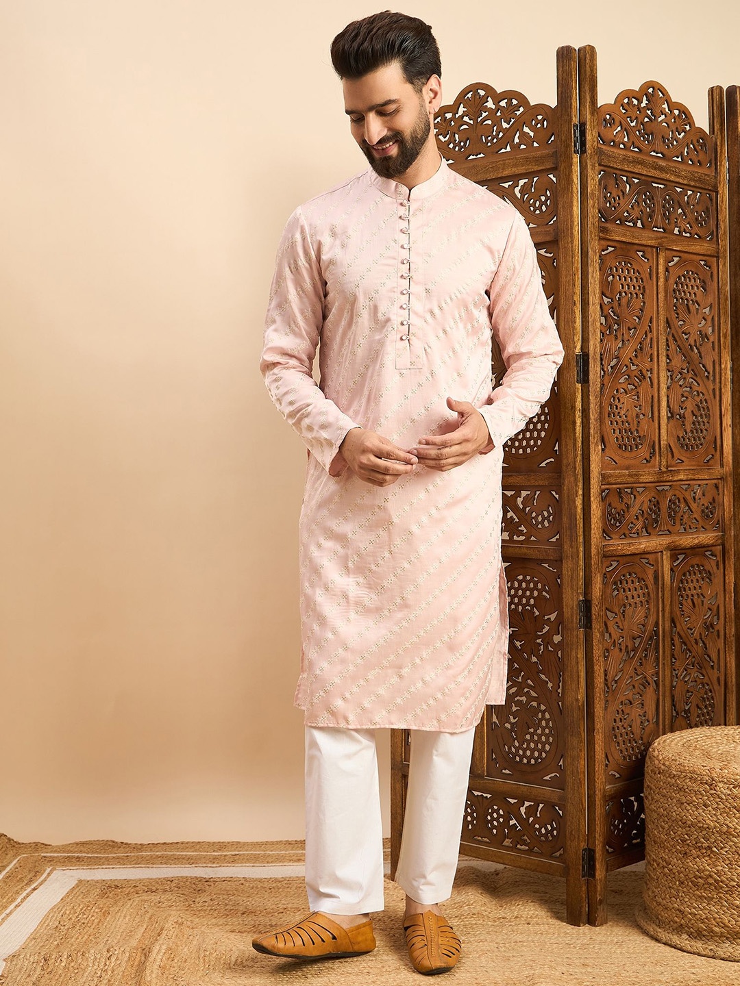 

HERE&NOW Men Ethnic Motifs Thread Work Kurta, Pink