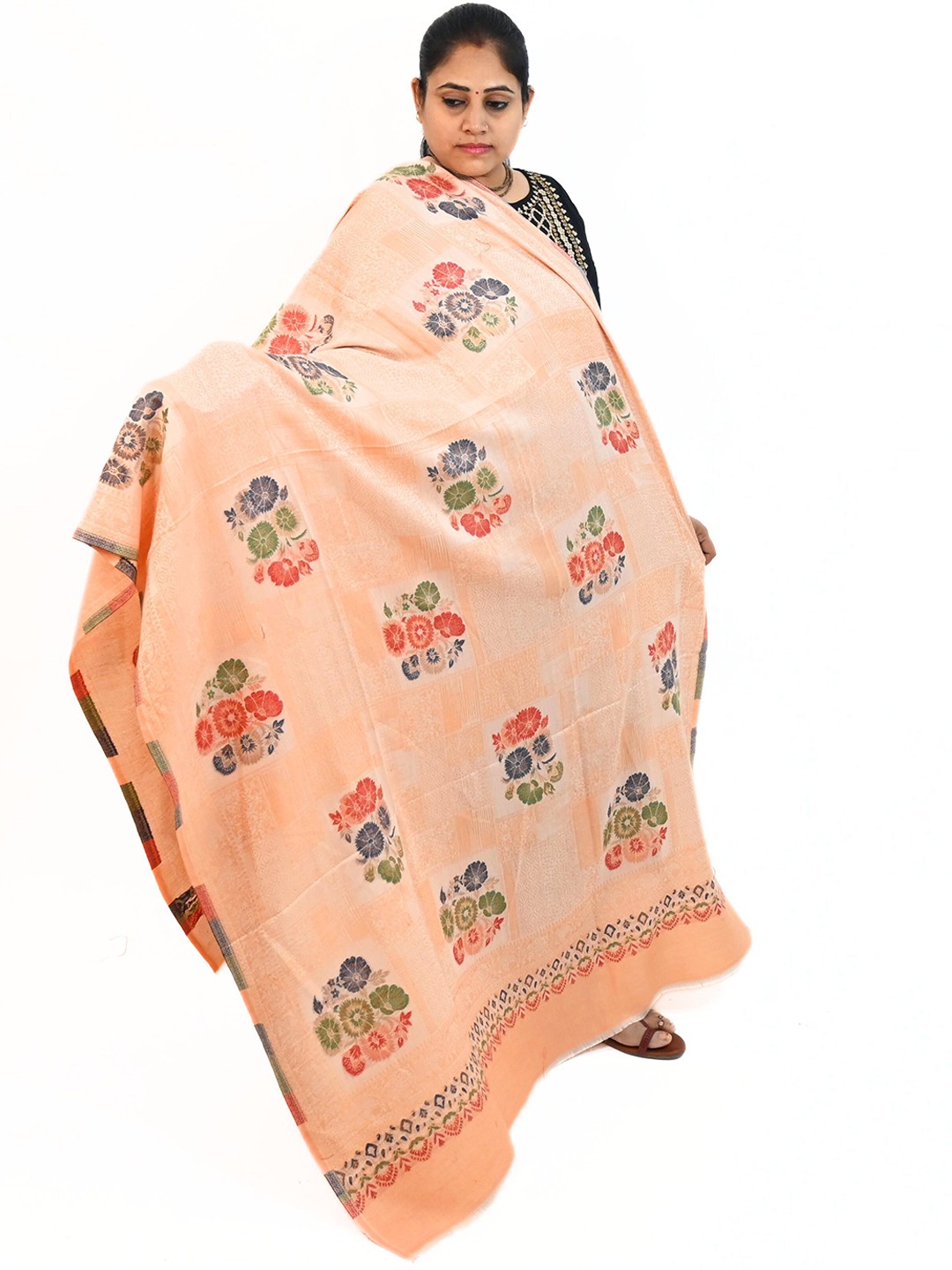 

Vrinde Women Floral Printed Shawl, Peach