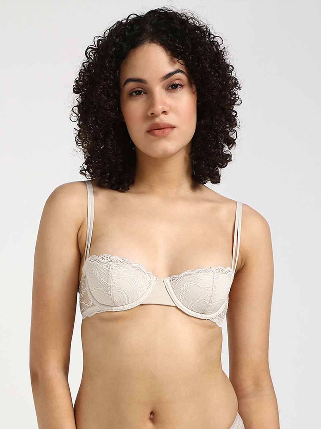 

Calvin Klein Underwear Women Medium Coverage Lightly Padded Balconette Bra, Off white