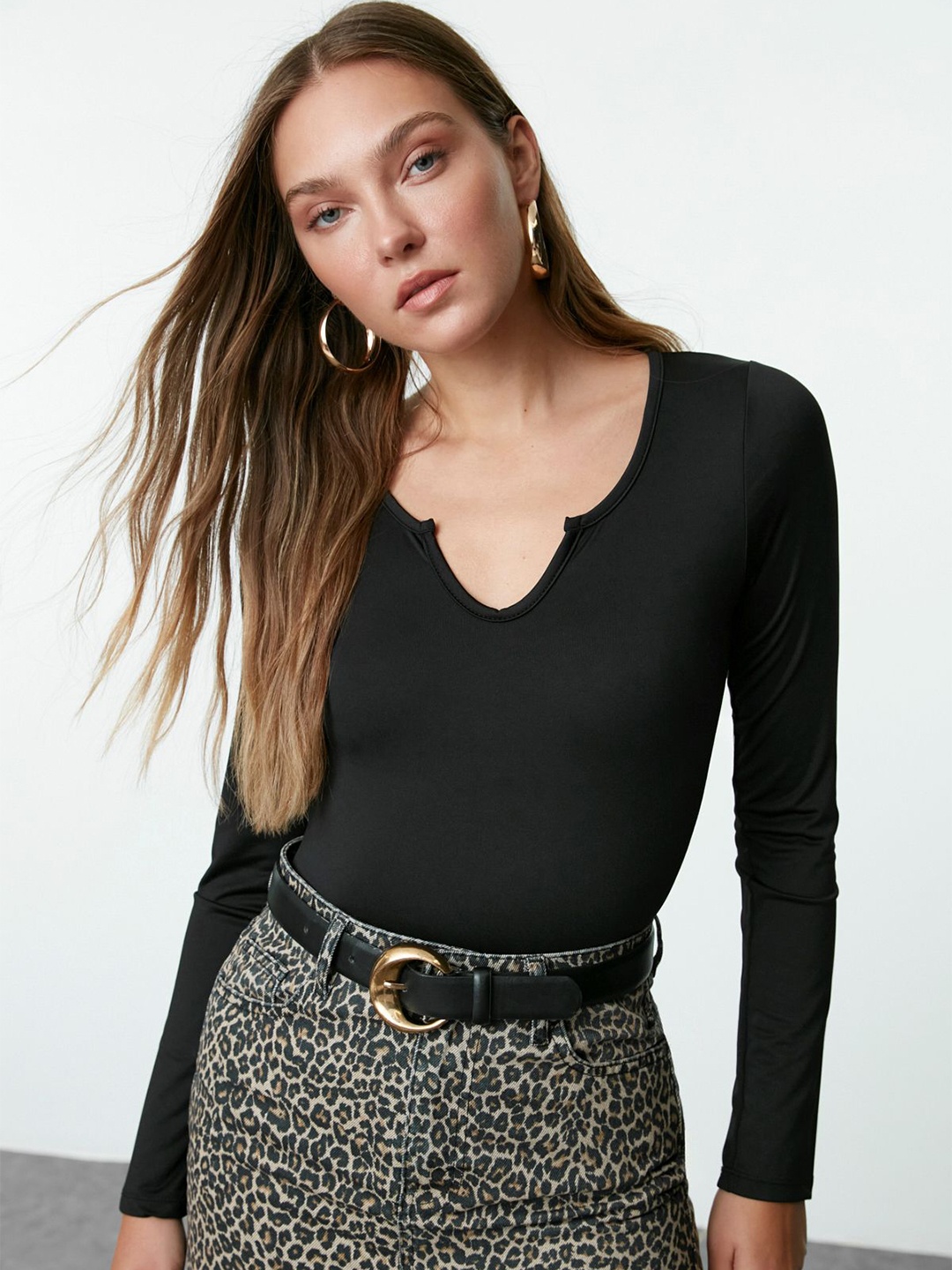 

Trendyol Women Jewel Neck Long Sleeves Top, Black