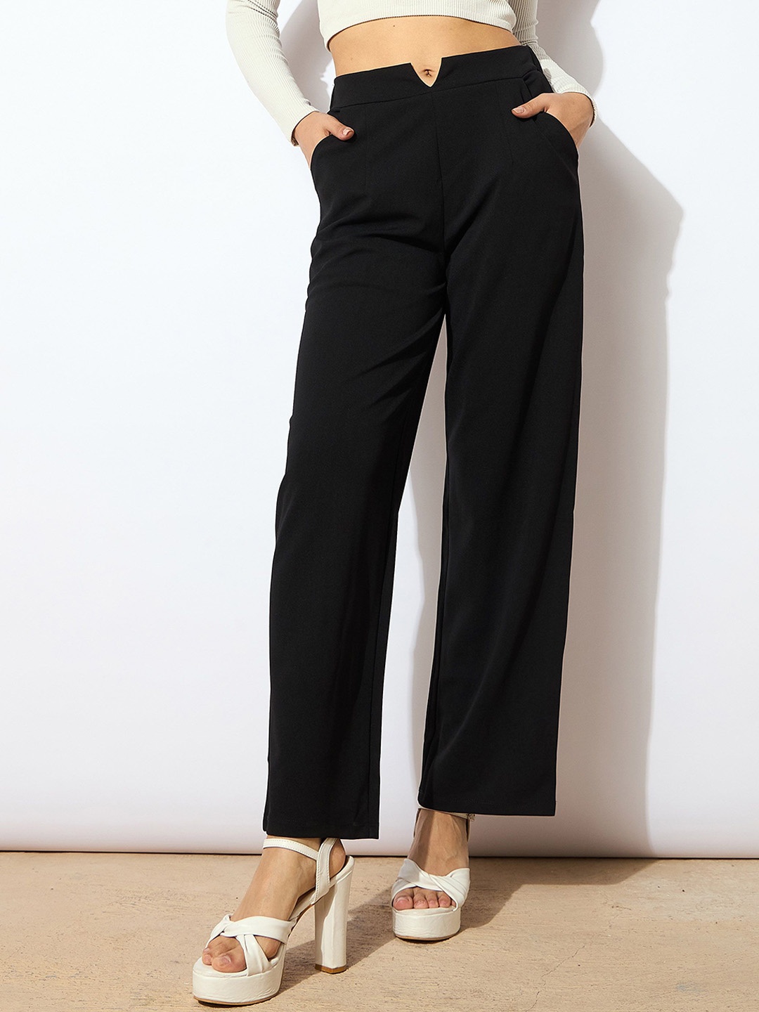 

SASSAFRAS Women Comfort High-Rise Trousers, Black