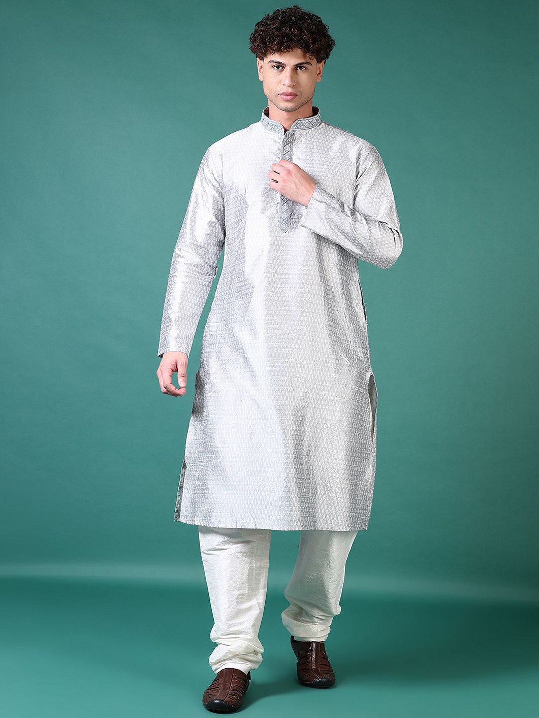 

V-Mart Men Ethnic Motifs Regular Kurta with Churidar, Grey