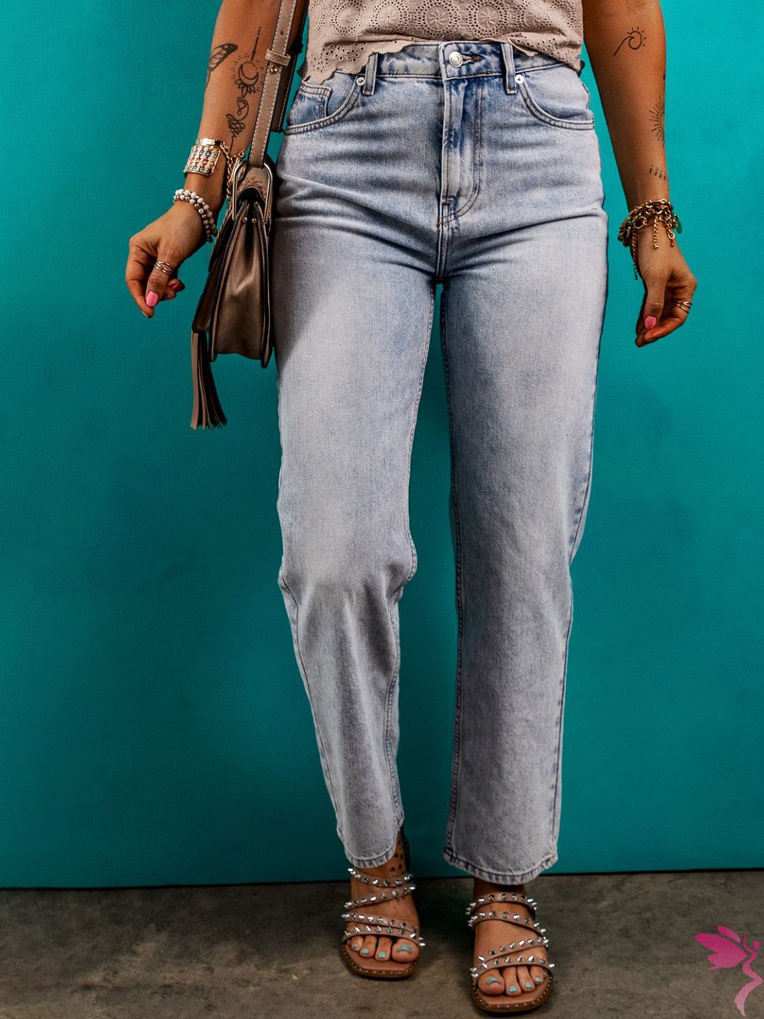 

StyleCast Women Heavy Fade Regular Fit Jeans, Blue