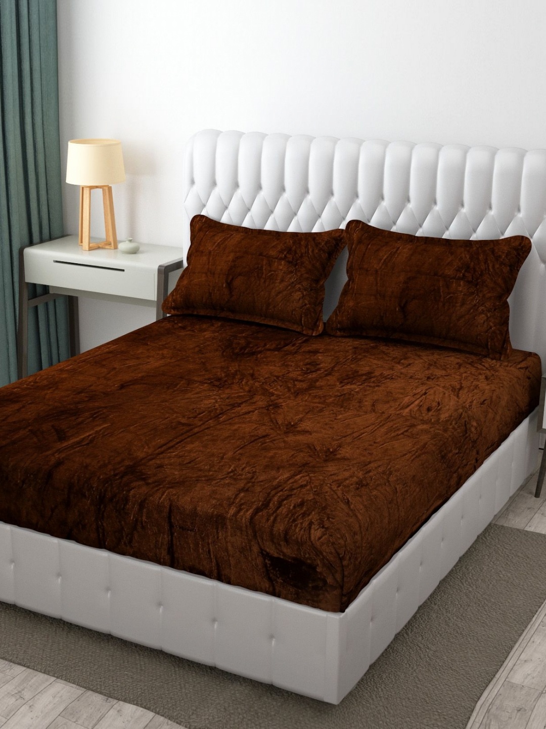 

AaHo Decor Brown Warm Flannel Fitted 200 TC King Size Bedsheet Set 1.83m x 1.99 m x 25 cm