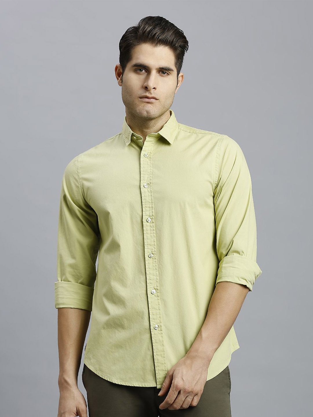 

Reid & Taylor Men Slim Fit Opaque Casual Shirt, Green