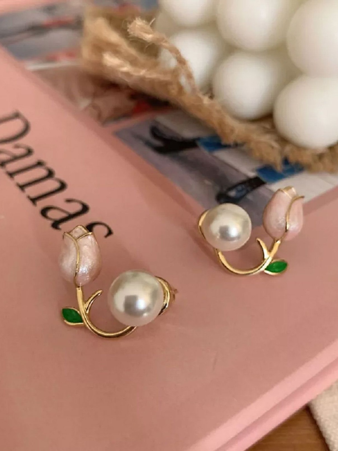 

PolluxCraft Floral Studs Earrings, White
