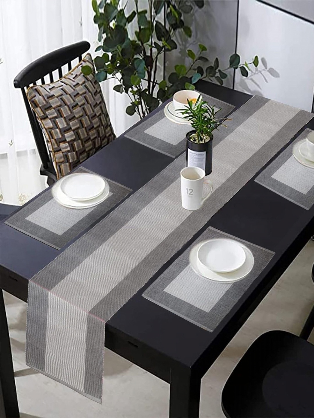 

Lushomes Grey Set Of 5 Pieces Table Mats & Runner