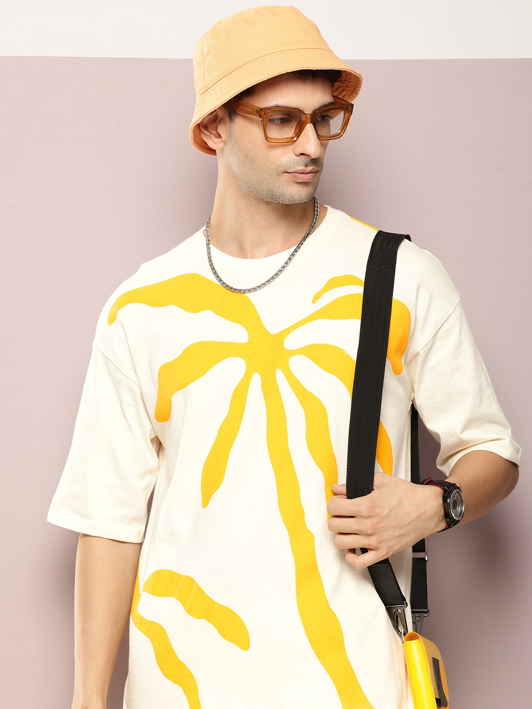 

Kook N Keech Printed Drop-Shoulder Sleeves Pure Cotton T-shirt, Off white