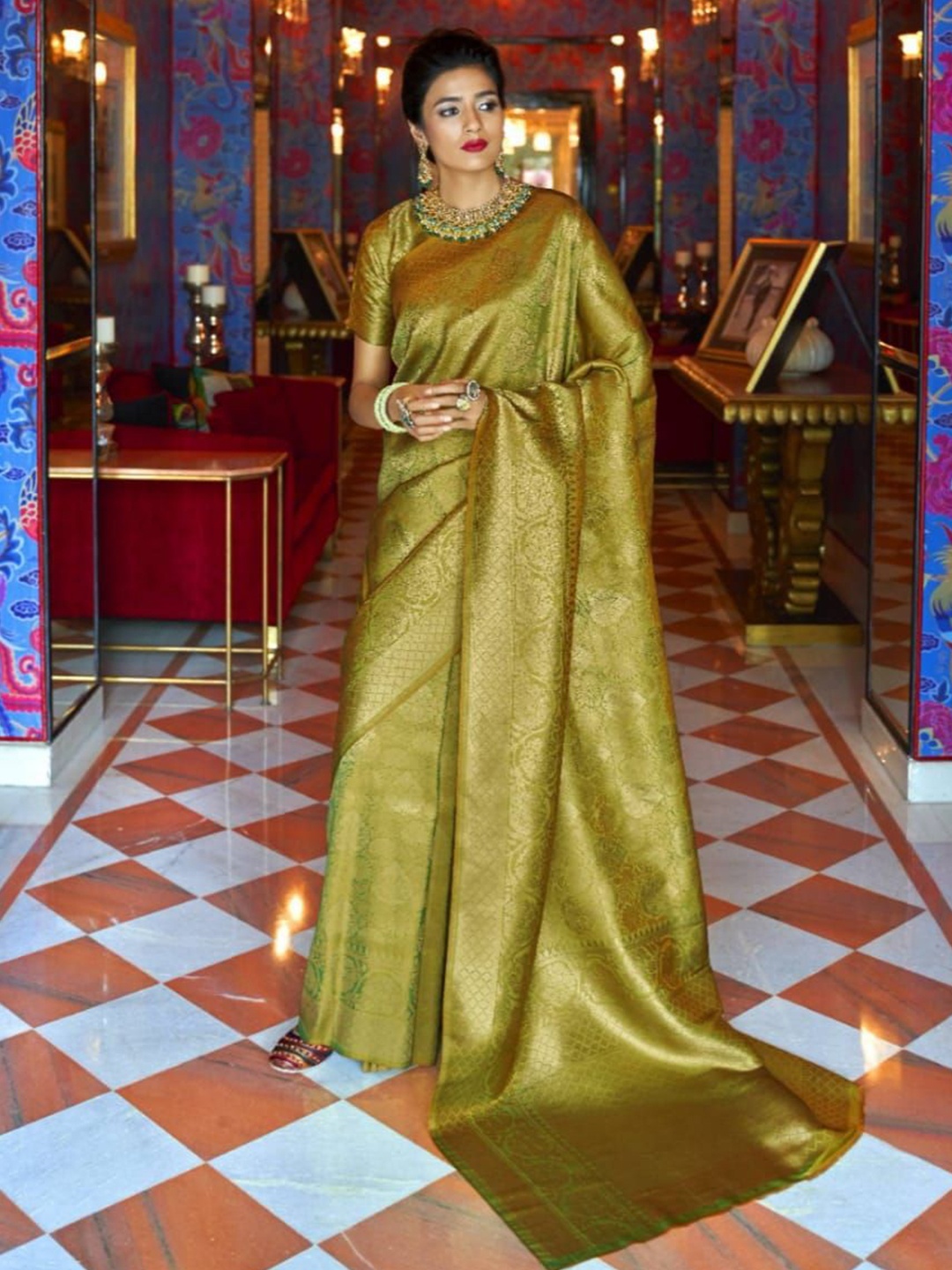 

Rujave Woven Design Zari Saree, Olive